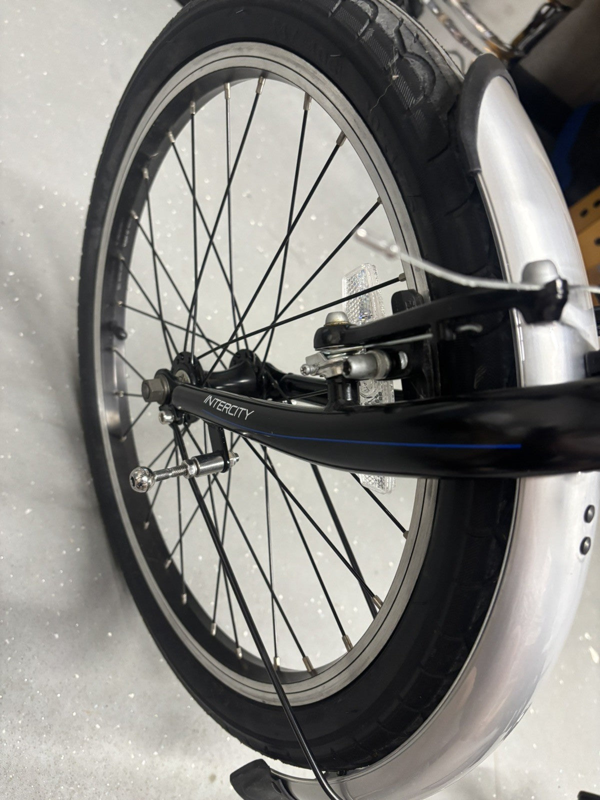 Carrera Intercity Unisex 8 Speed 20'' Wheels Compact Folding Bike - RRP £400