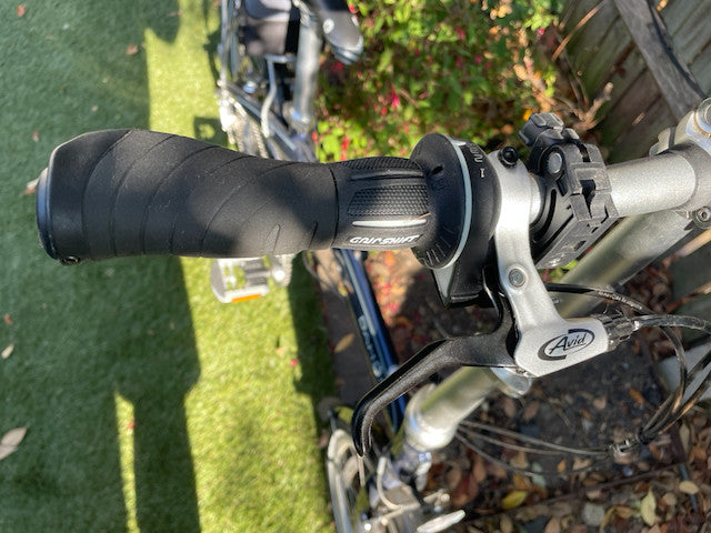 Dahon Mu P8 Folding Bike Navy Blue - Near-Mint Condition + Altura Bag