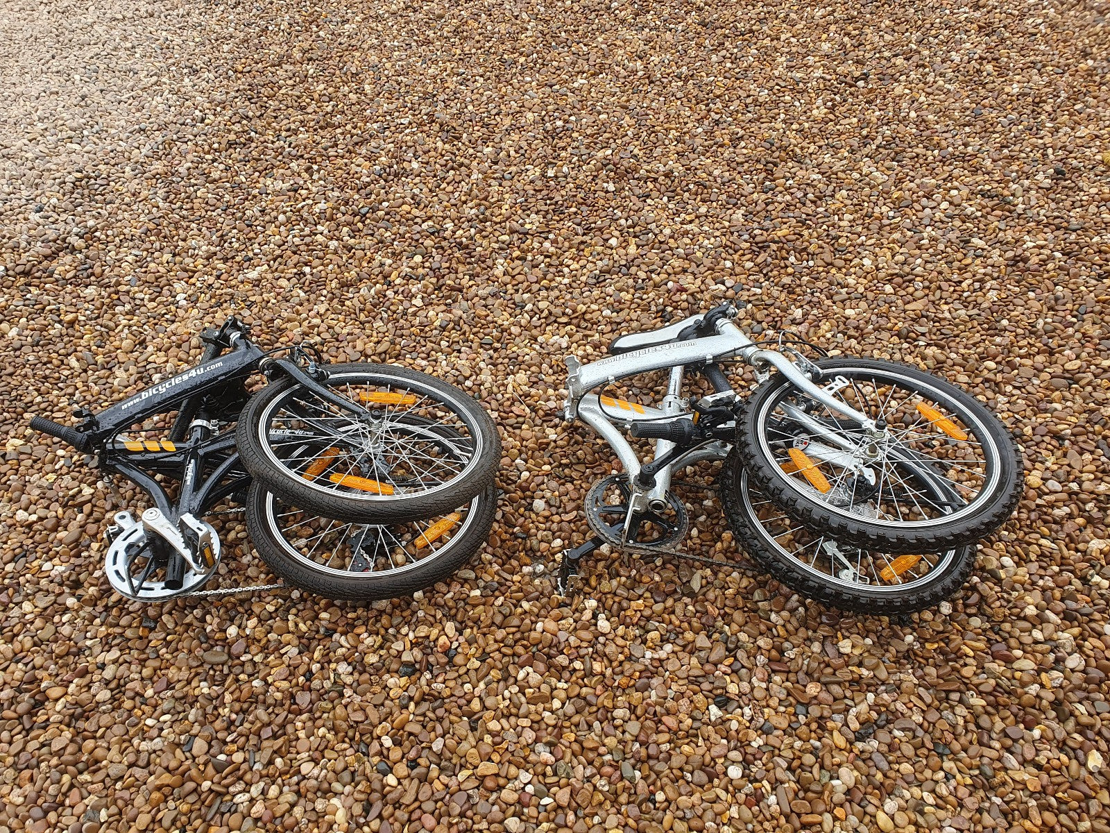 A pair of 16in 6-gear Bicycles4u folding bikes