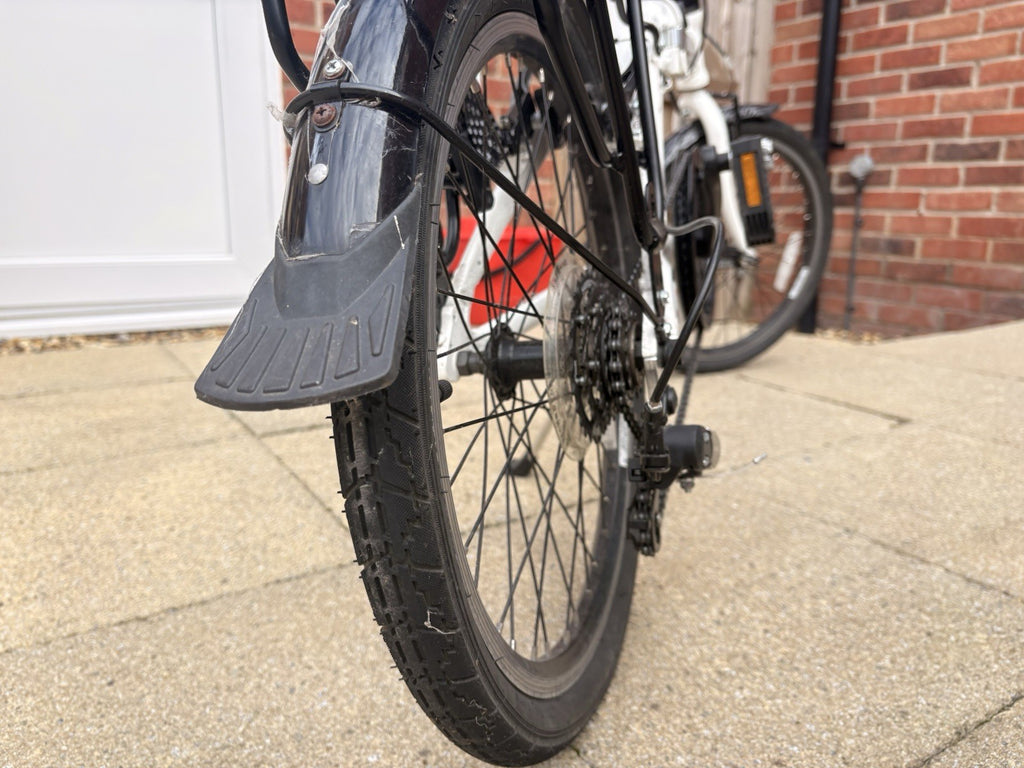 Cross CRF500 20in Folding Bike 6-Speed White/Black Rear Rack Mudguards Stand