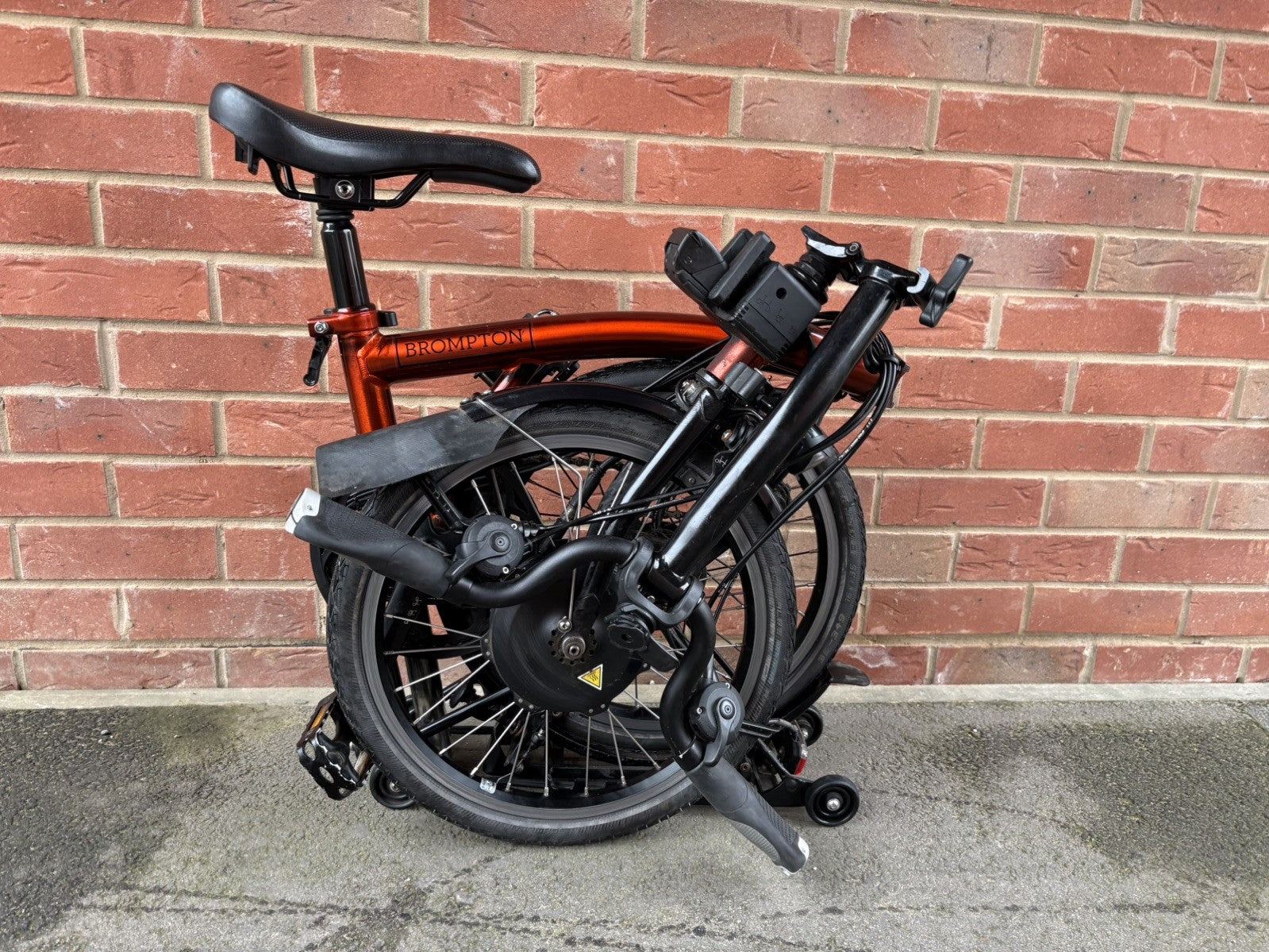 Brompton C Line Electric Flame Lacquer - with battery and upgraded bag