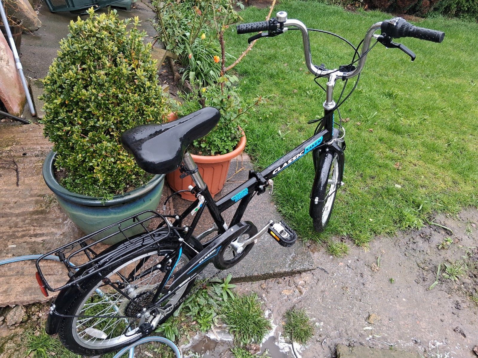 Saker Classic Venture Series Folding Bike 6-Speed. Amazing Condition.