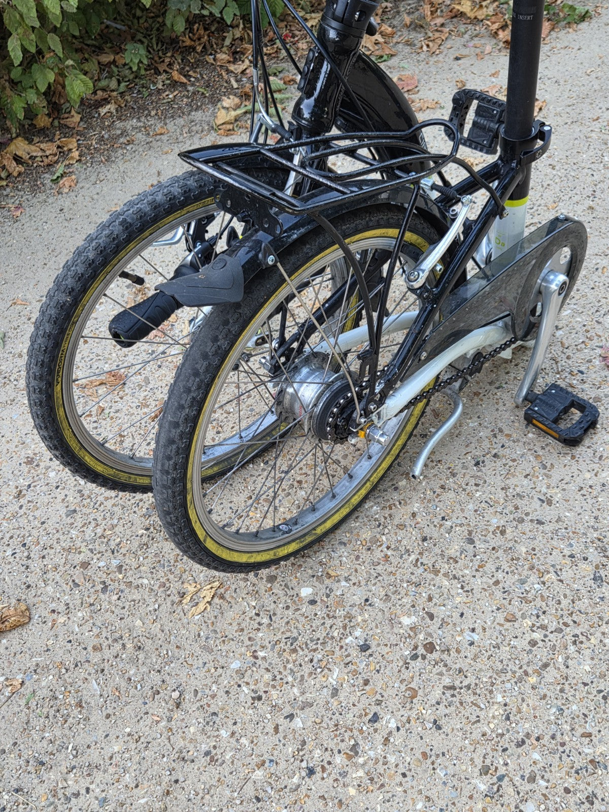 Dahon Ciao Unisex Folding 20" Wheel Bike with Rack and Mudguards