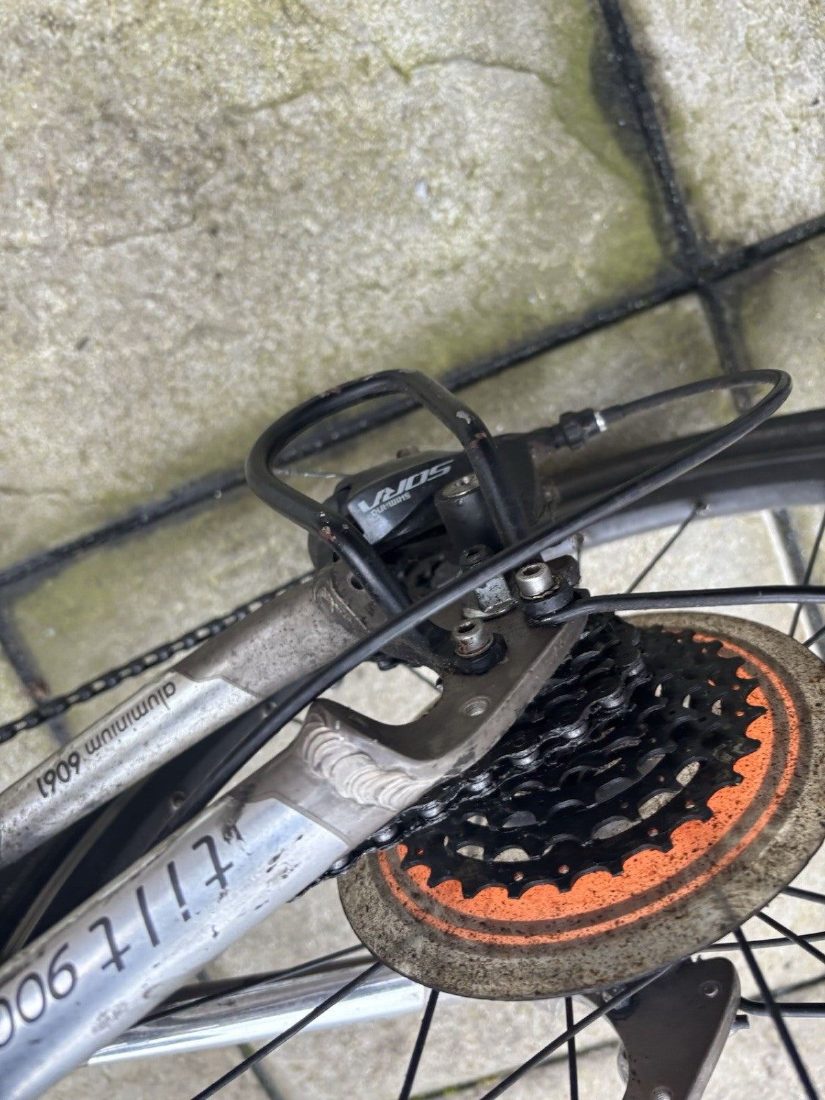 Btwin Tilt 900 Folding Bike 9 Speed Lightweight.