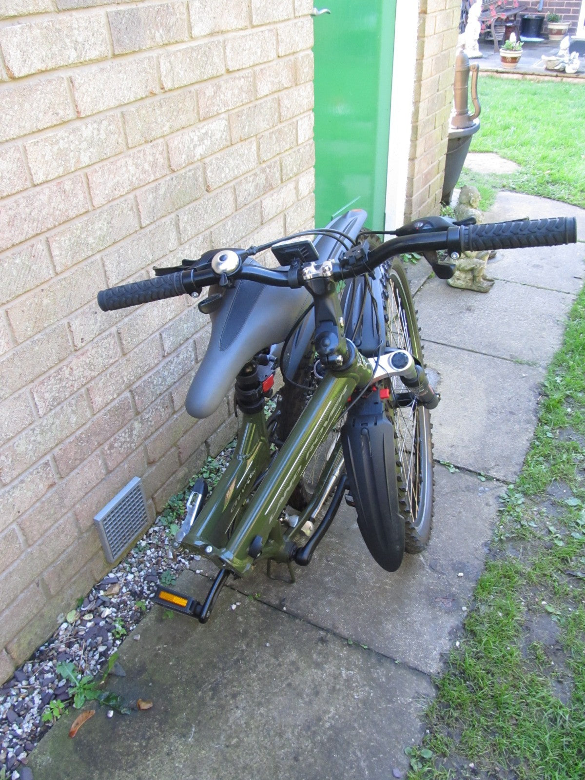 BIKE MOUNTAIN BI FOLD front  DISC BRAKES 26" WHEELS UNISEX-EXCELLENT CONDITION