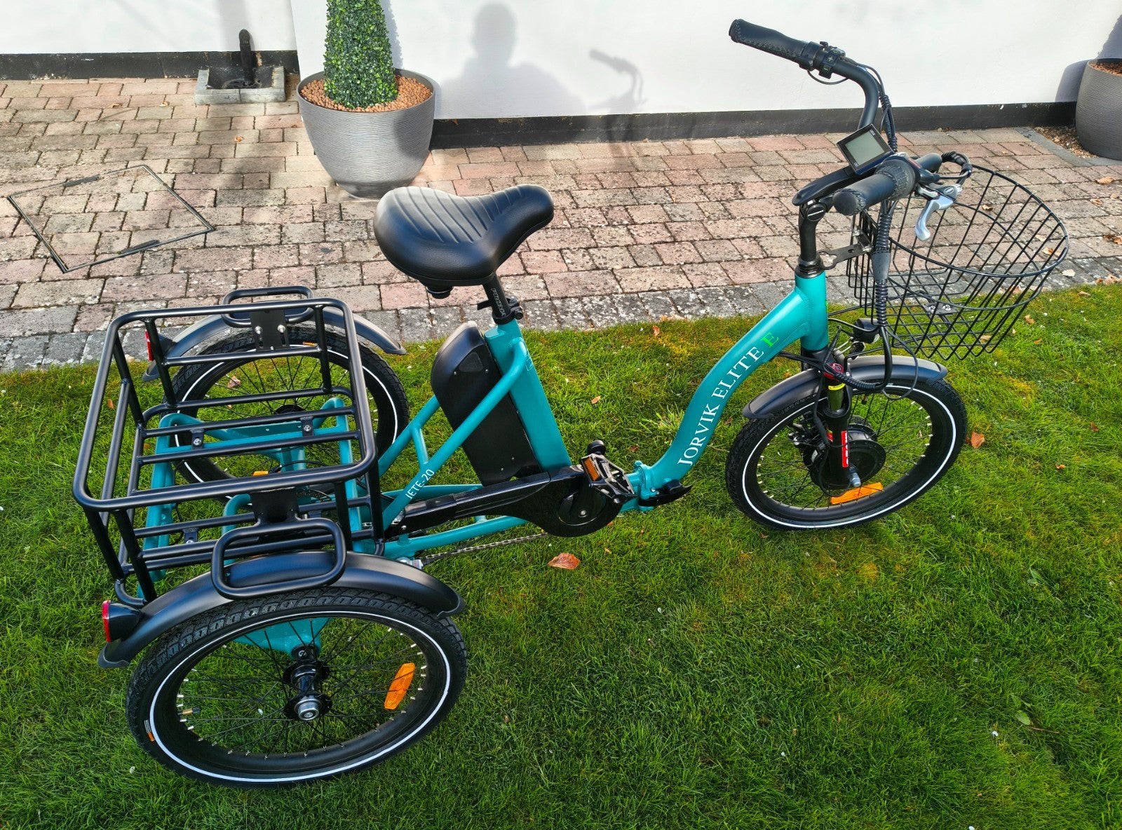 Jorvik Elite Jet E-20 Folding Trike with 20-inch Wheels