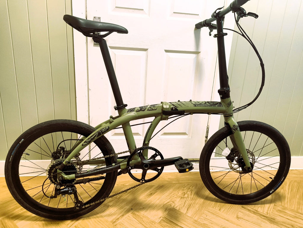 Carrera Intercity Disc 9-Speed Folding Bike, disc brakes, bike bag, low miles.