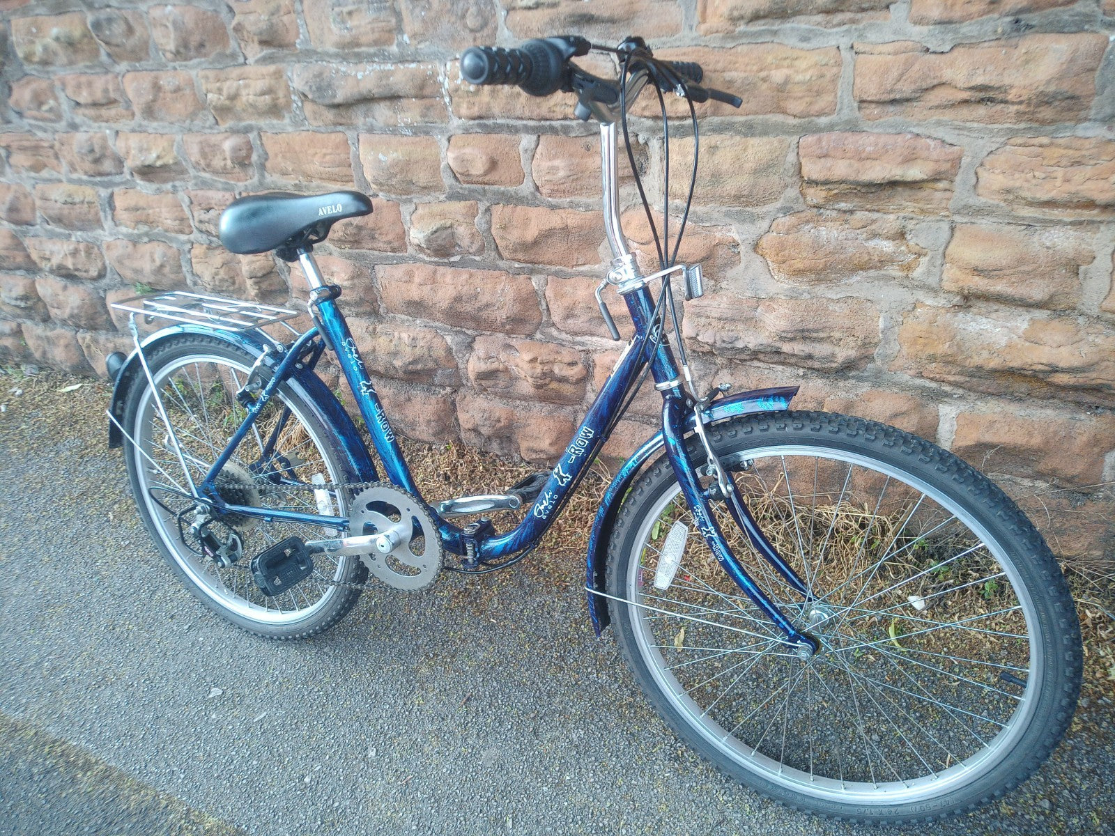 avelo x row folding bike 24-inch wheels