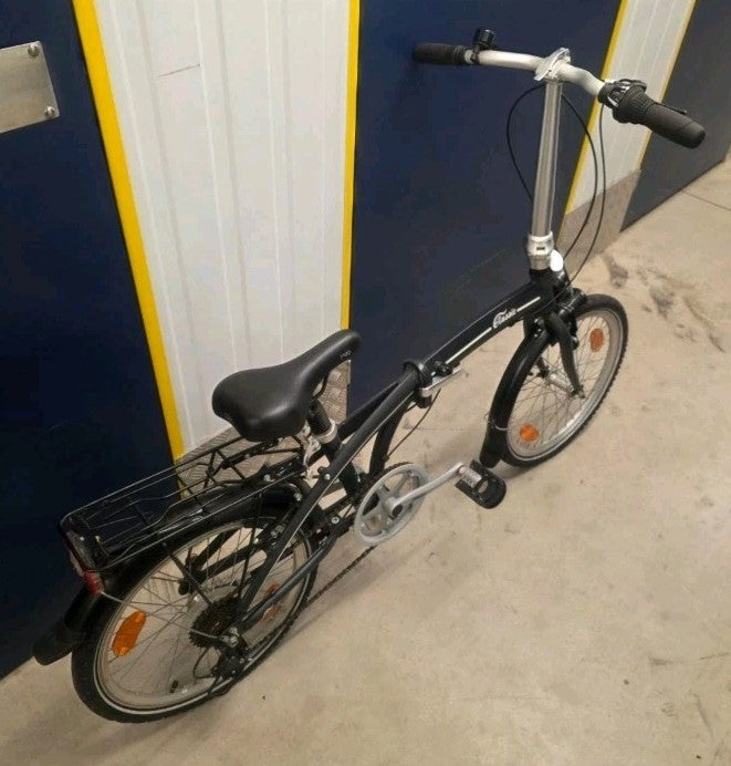 "Classic" folding bike/lightweight (14.2kg)/ Shimano gears/mudguards