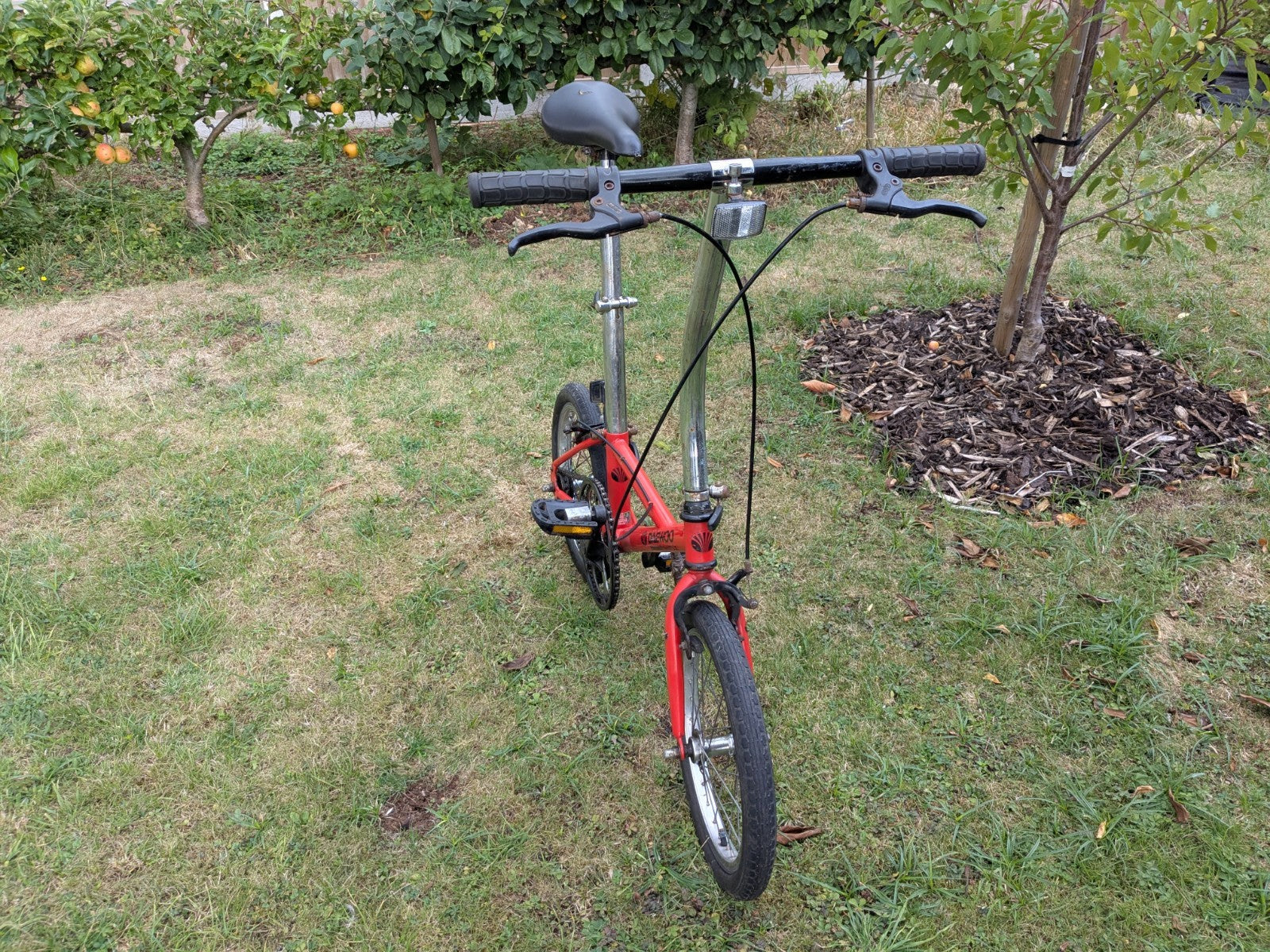Daewoo Shuttle Folding Bike – Steel Frame – 16" Wheels – Good Working Order