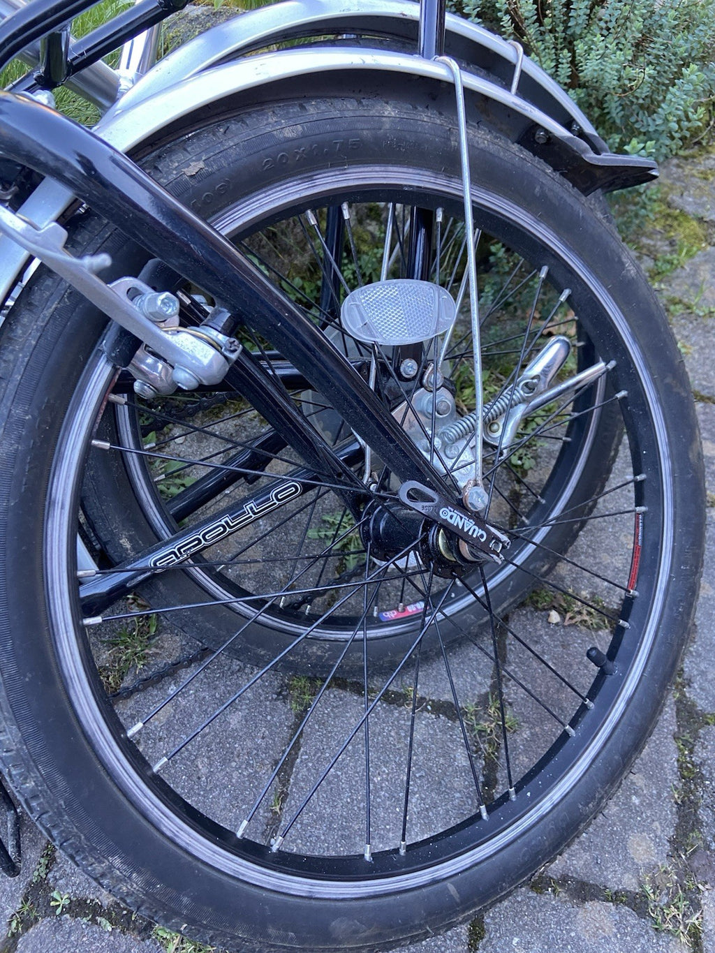Aluminium Apollo Transition folding bike in good condition with a comfort saddle