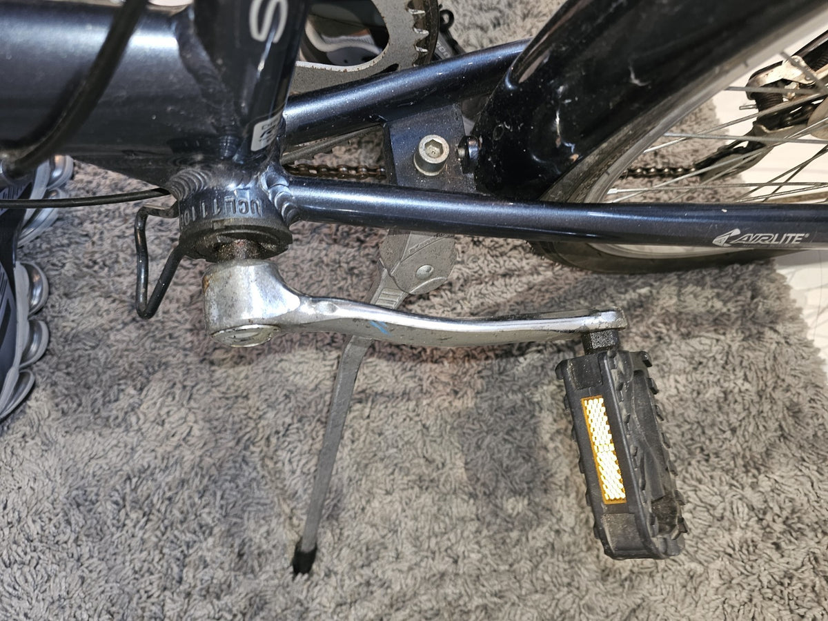 Lightweight Aluminium Raleigh Swift Folding Bike is in good condition