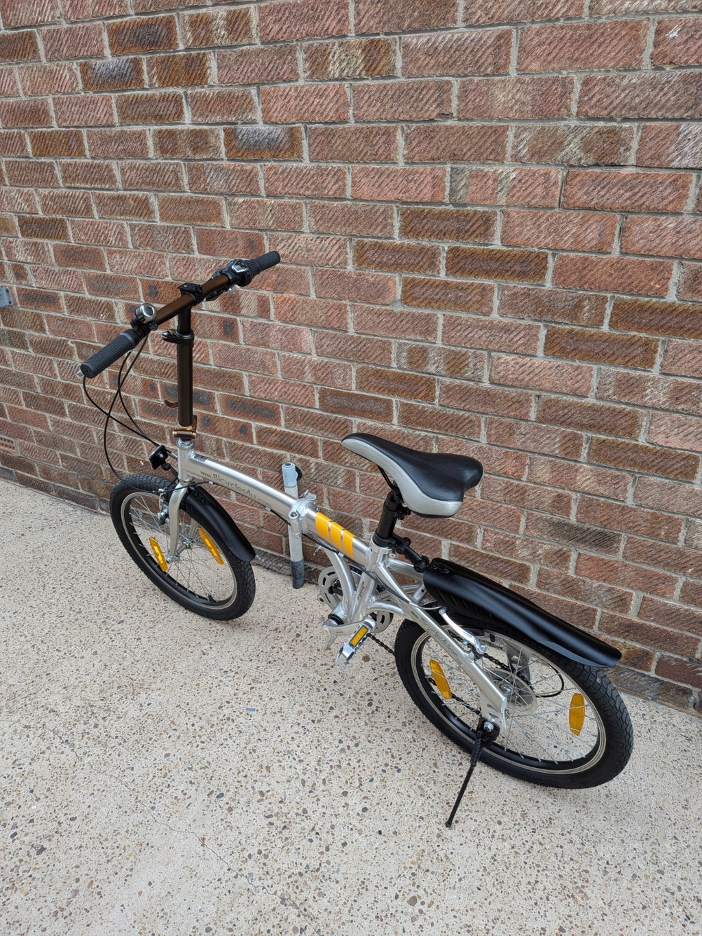 20-inch Folding Aluminum Bike - 6 Speed With Carry Bag