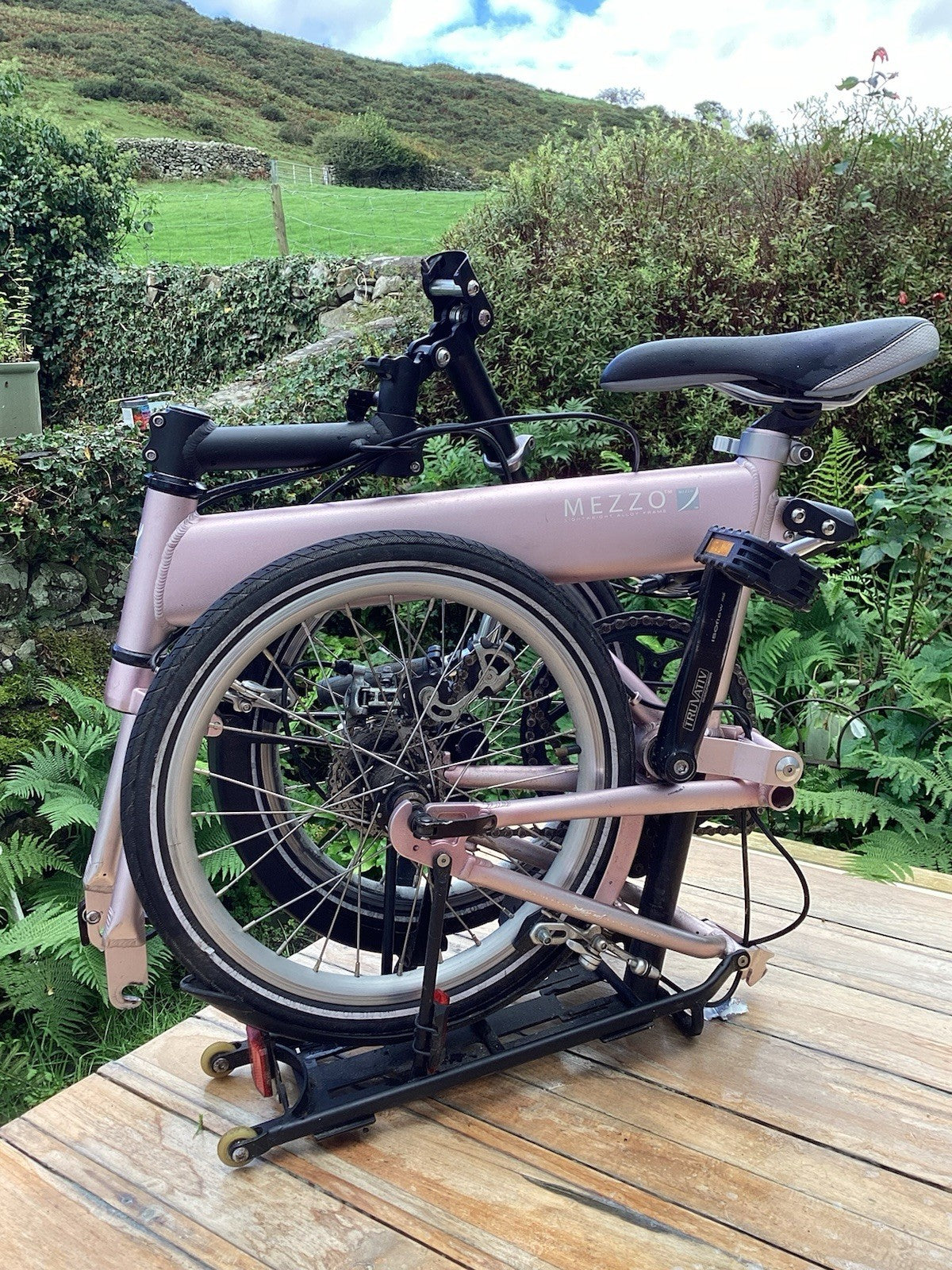 Mezzo Alloy Folding Bike 11~12 Kg Great Pre Owned Condition 9 Gears Barely  Pink