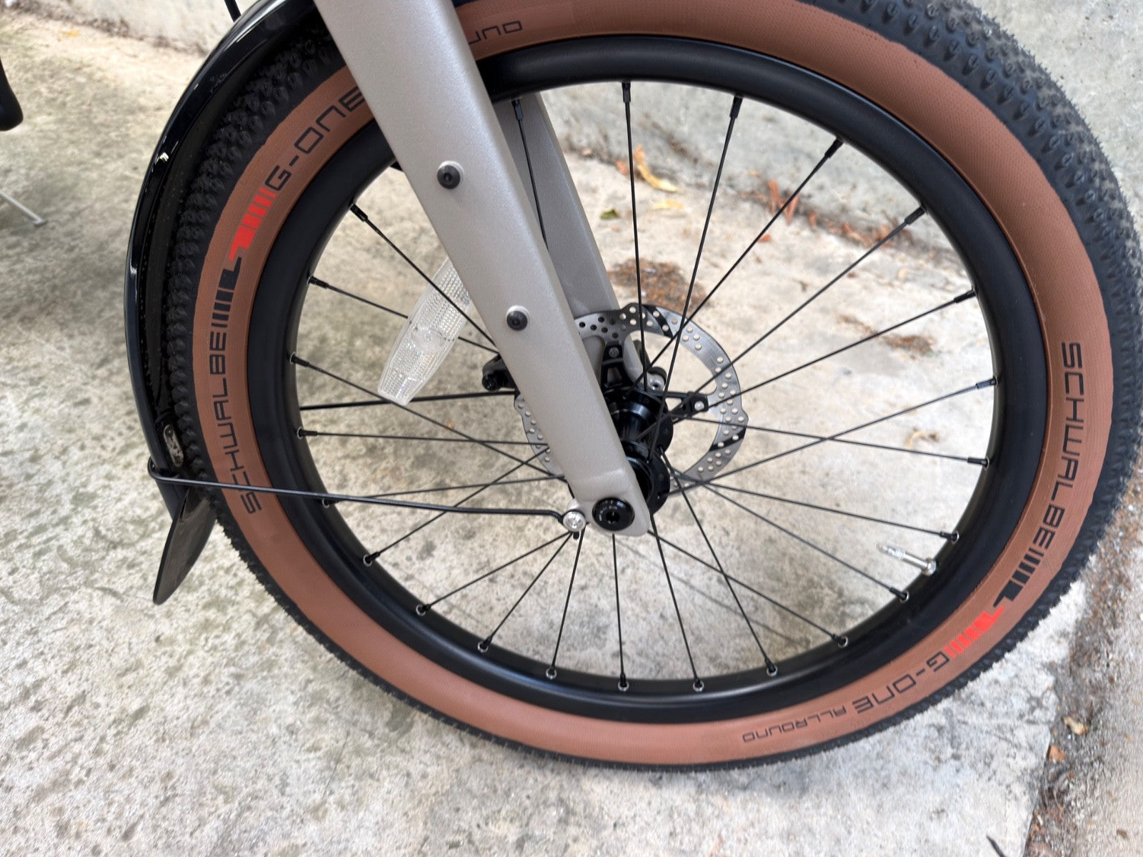 Brompton G Line with Superoll & Handlebar control E-Motiq System 4 speed & extra