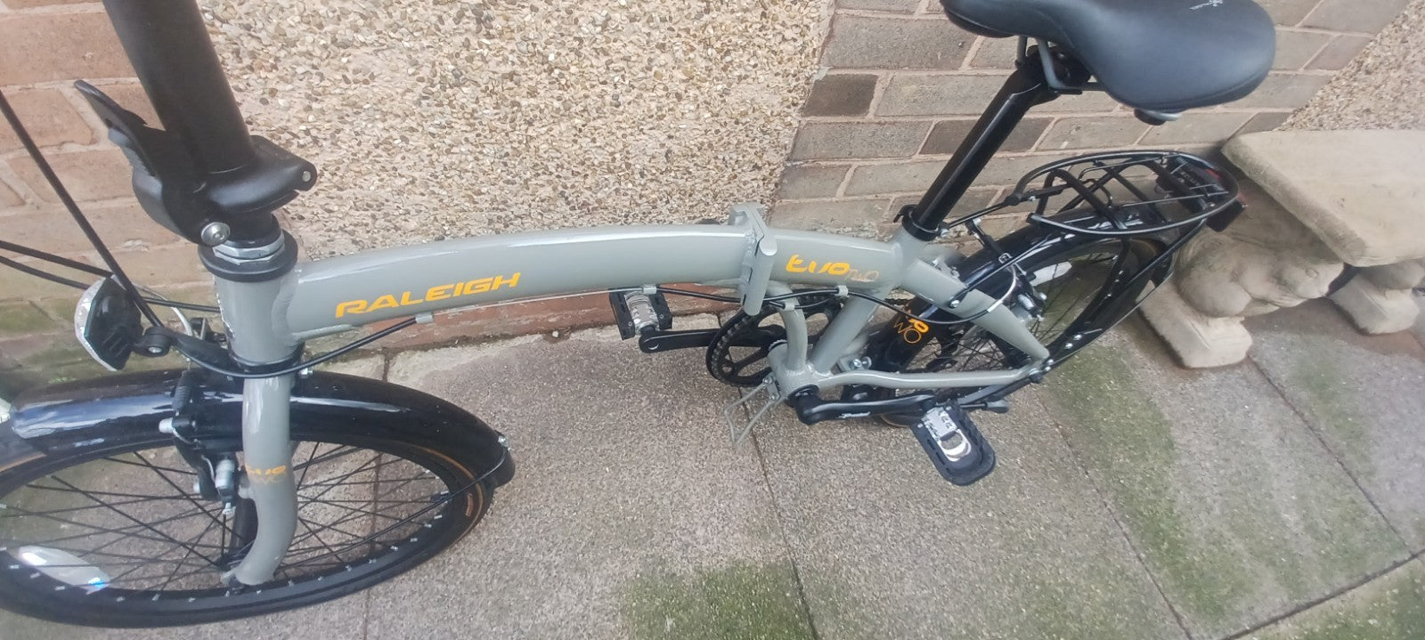 Raleigh Evo 2 Folding Bike - 7 Speed Shimano - 20" Wheels