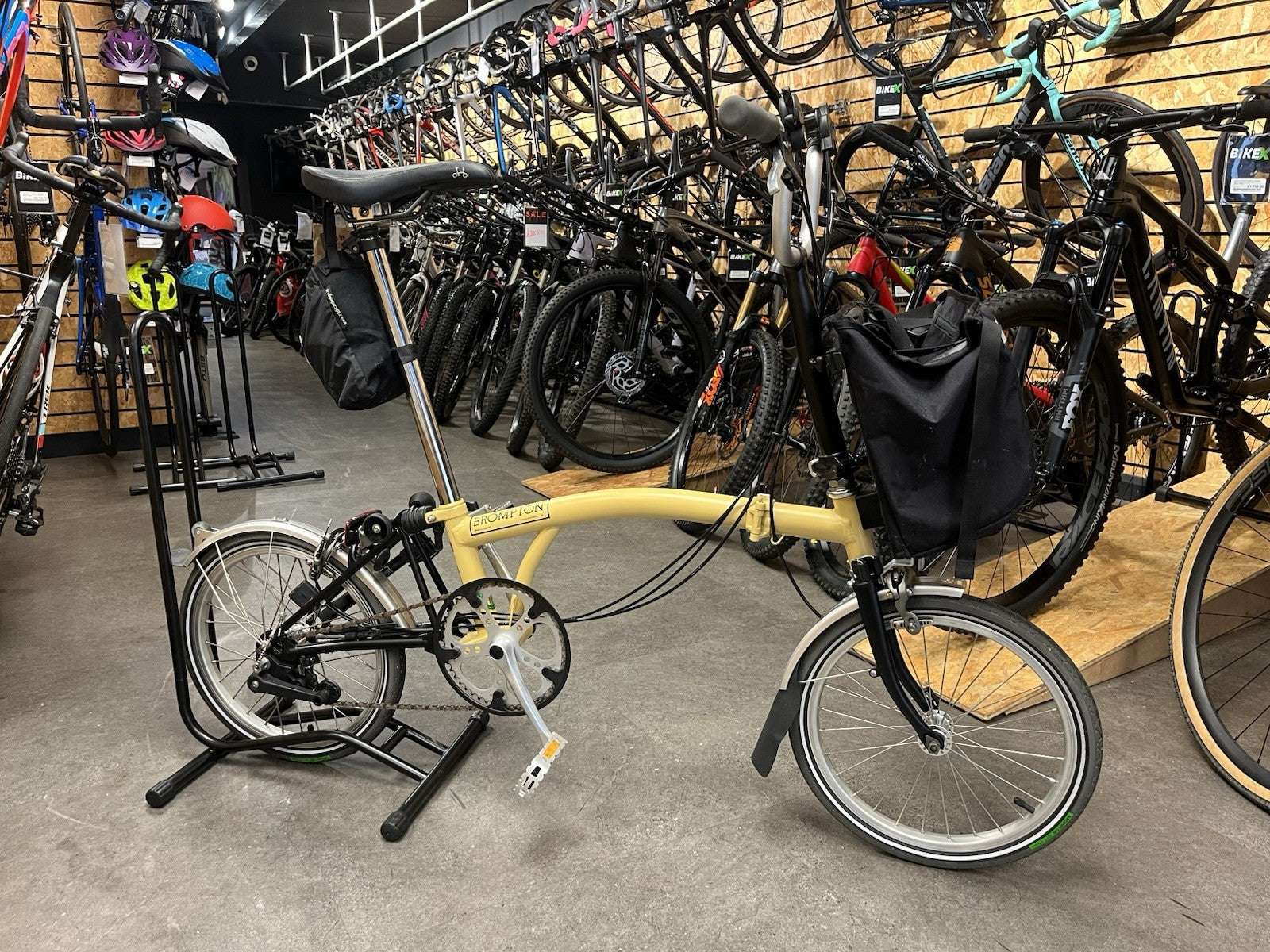 Brompton M6L 6spd 16” (AL) Folding Bike