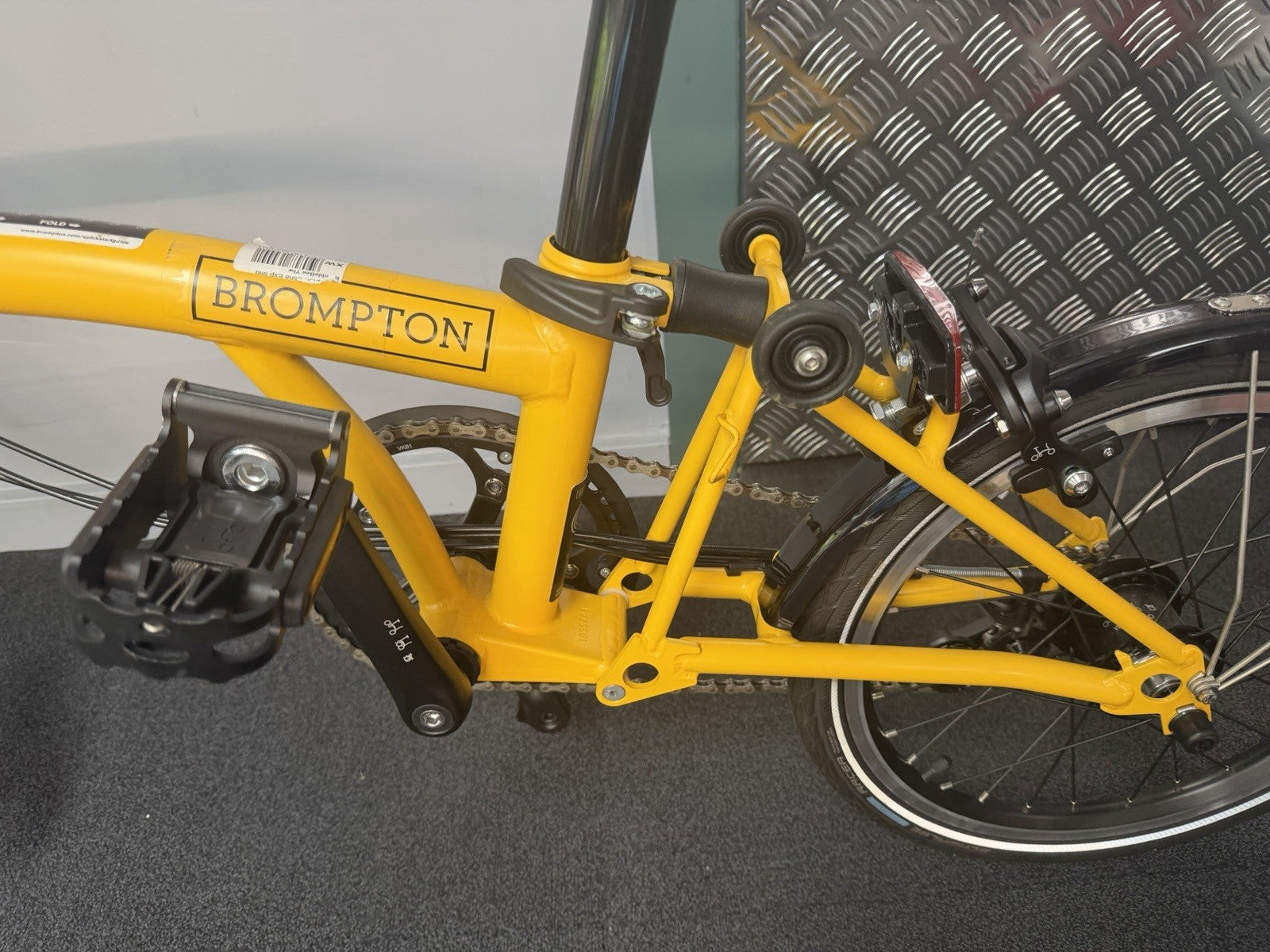 Brompton C Line 6 Speed Folding Bike Bumblebee Yellow Brand New Condition