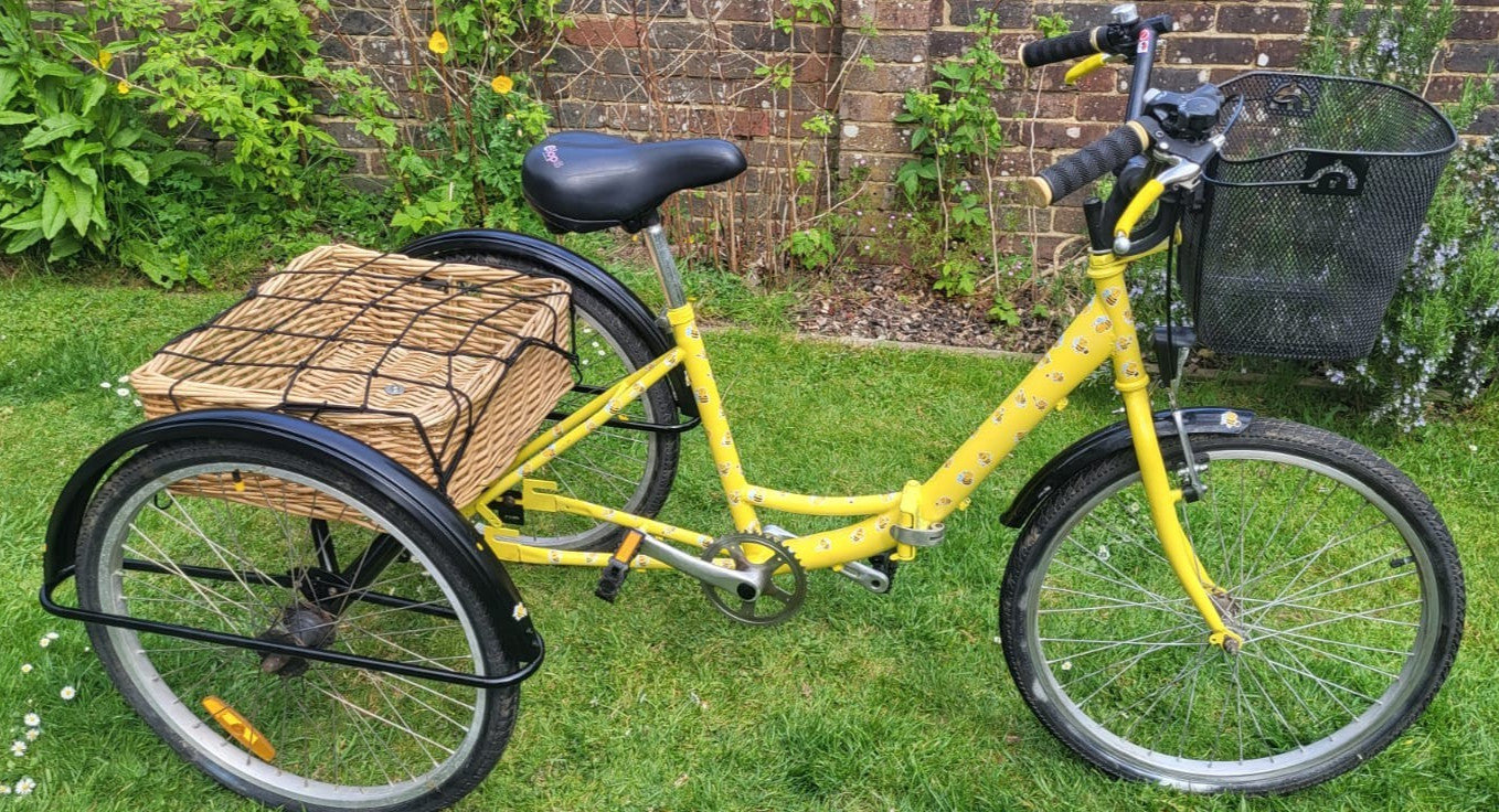 3 Wheel folding trike in good condition with gears, yellow