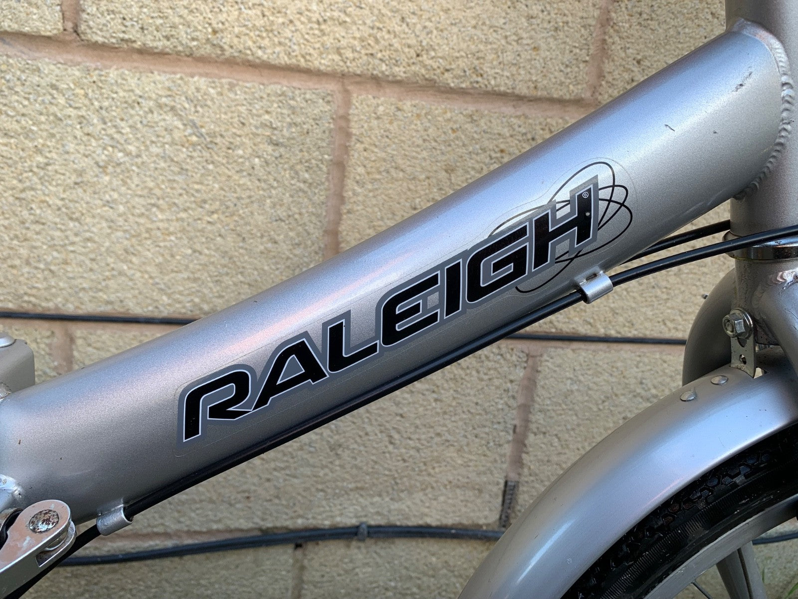 Raleigh Eclipse - 6 Speed Folding Bike - Shimano Gears - City / Commuting Bike