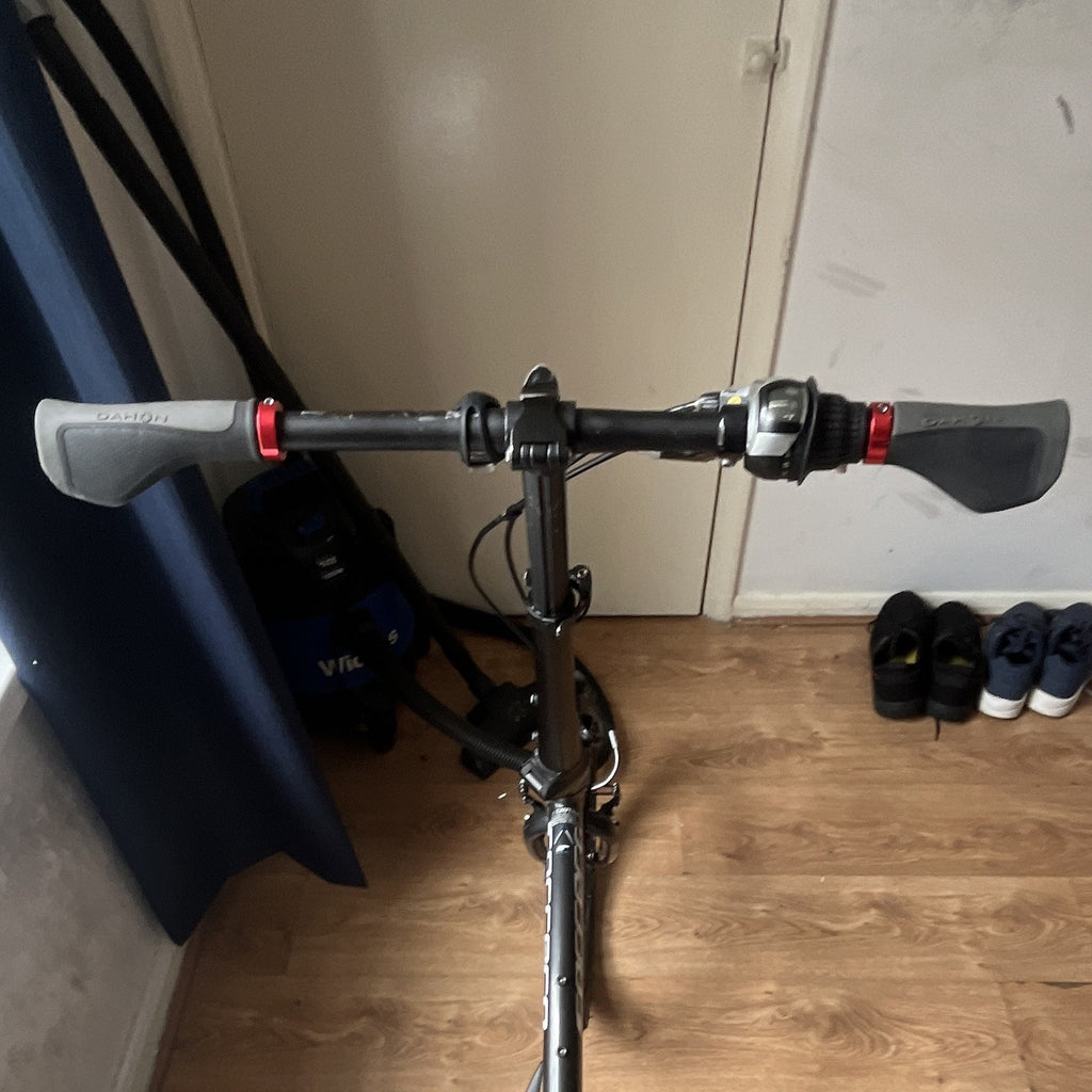 Carrera Intercity Folding Bike 20in Black V-Brake Flat Bar Gripshifter