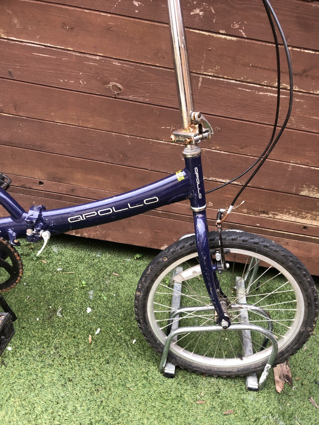 Apollo Folding Bike.  20" Wheels. (Great for Trains) Fully working !!