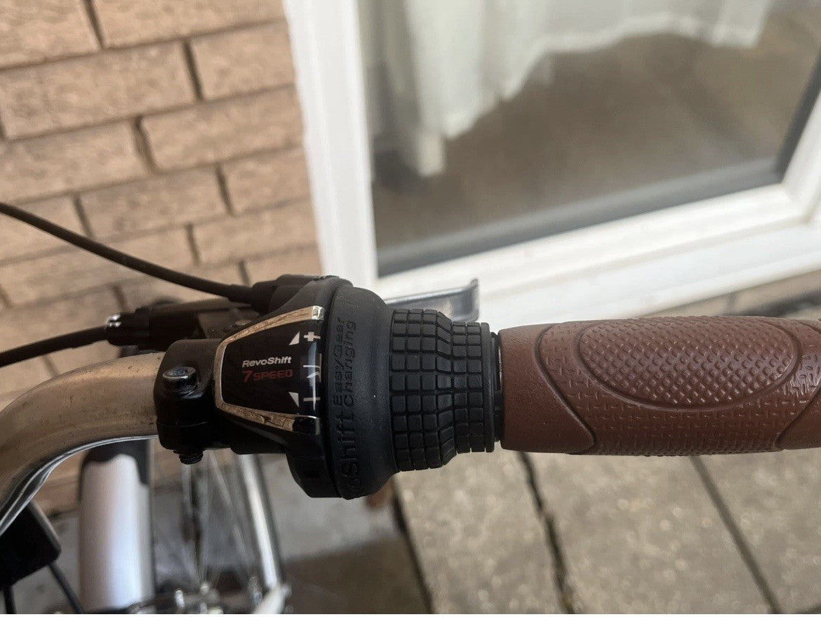 ECOSMO LADIES FOLDING BIKE IN PERFECT WORKING ORDER RIDE AWAY