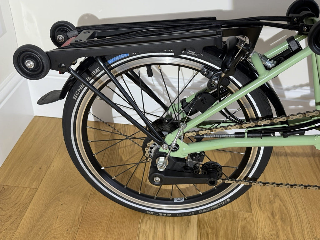 Brompton C Line M Frame Matcha Green 6 speed USED ONCE