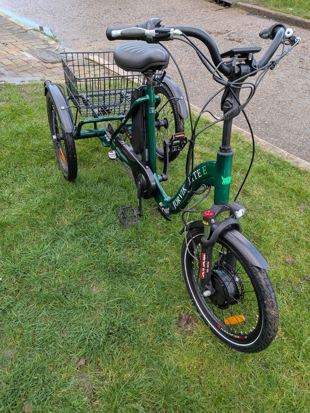 Jorvik Elite Jet E-20 Folding Trike, ONLY 32 MILES, BRAND NEW BATTERY, DELIVERY