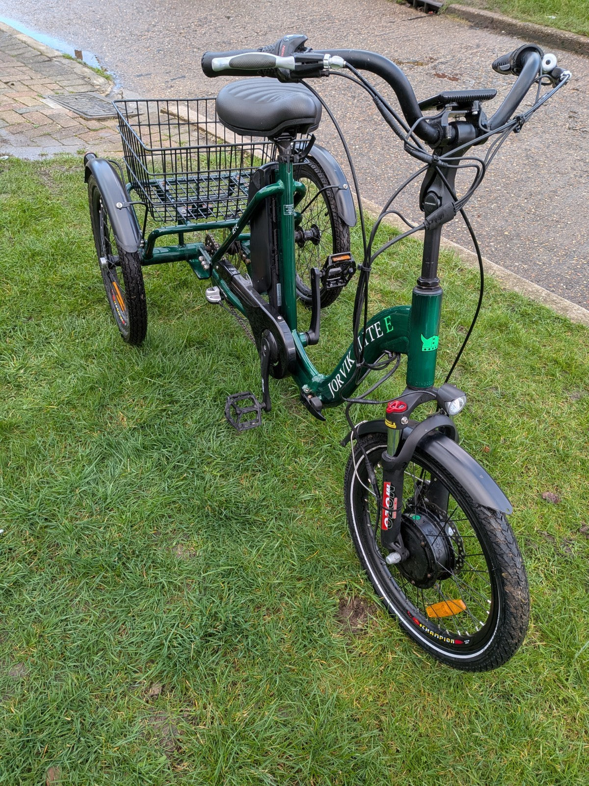 Jorvik Elite Jet E-20 Folding Trike, ONLY 32 MILES, BRAND NEW BATTERY, DELIVERY