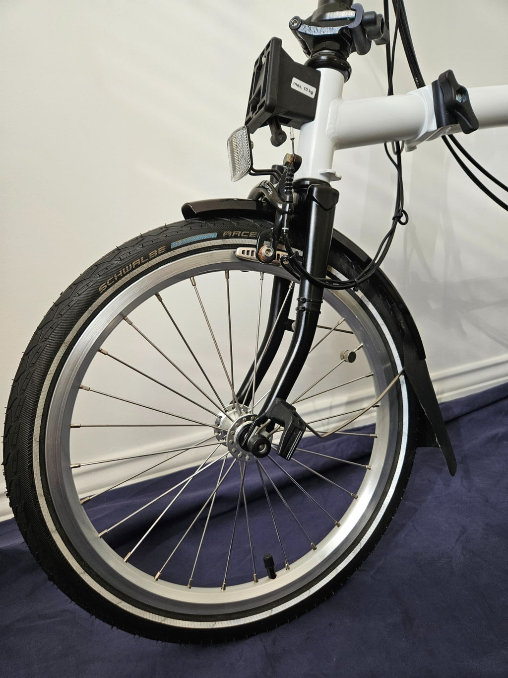 Brompton M6L - 6 Speed - C Line - Mid- White - VGC