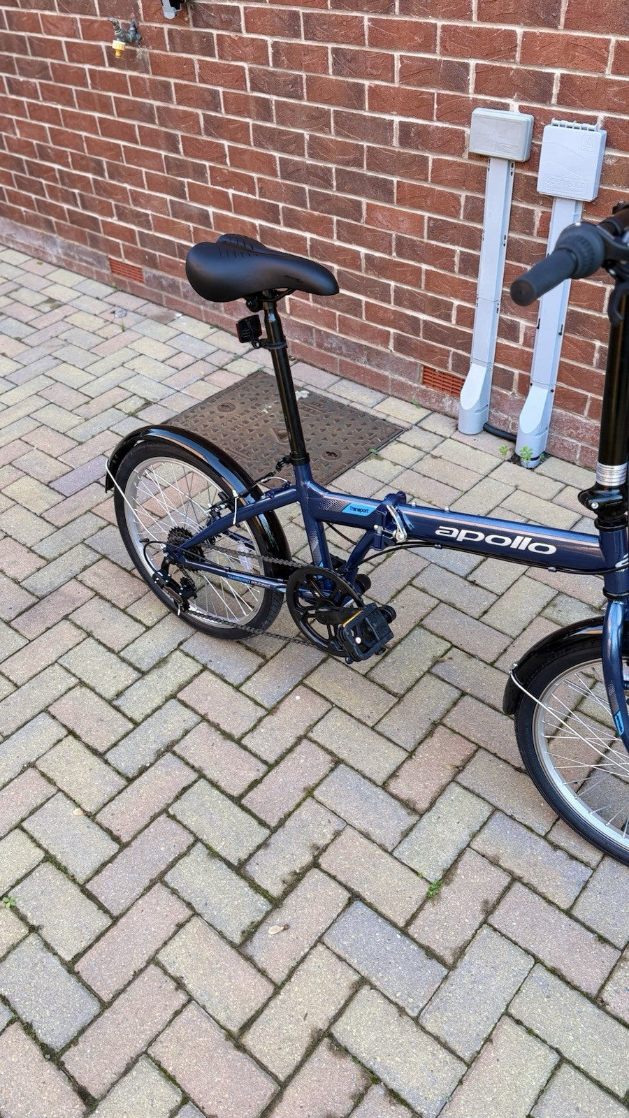 Apollo TranSport 20in Folding Bike Blue/Black Mudguards Reflectors V-Brakes
