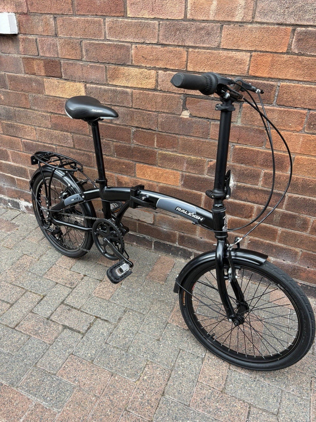 Raleigh Stowaway Folding Bike 20” 7 Speed Folding Pedals & Handlebars