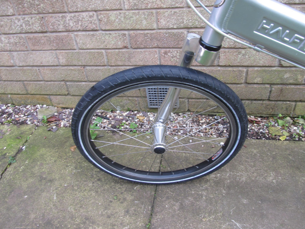 BIKE FOLDING  19" WHEELS UNISEX-EXCELLENT CONDITION-EXTRA LIGHT FRAME