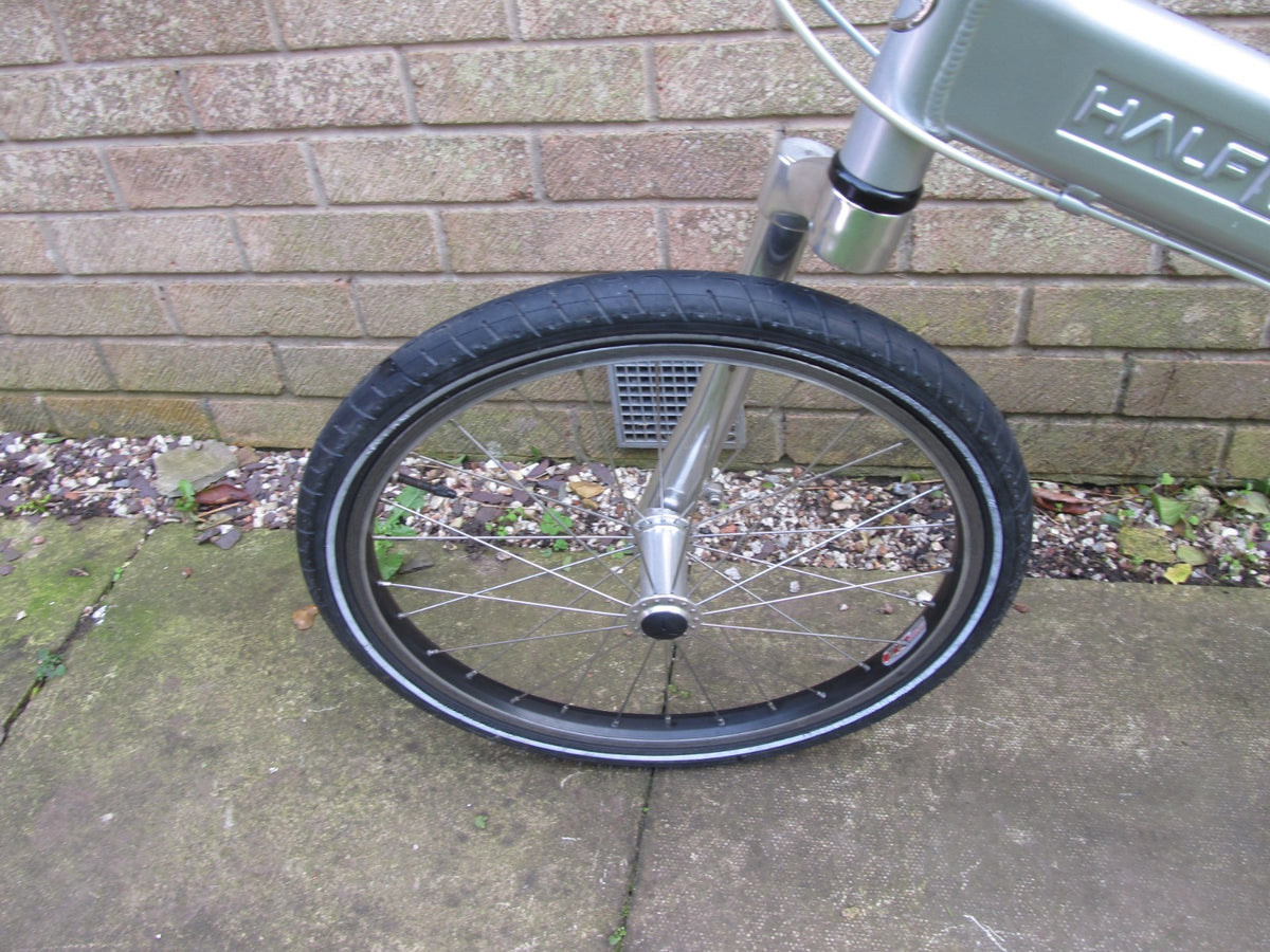 BIKE FOLDING  19" WHEELS UNISEX-EXCELLENT CONDITION-EXTRA LIGHT FRAME