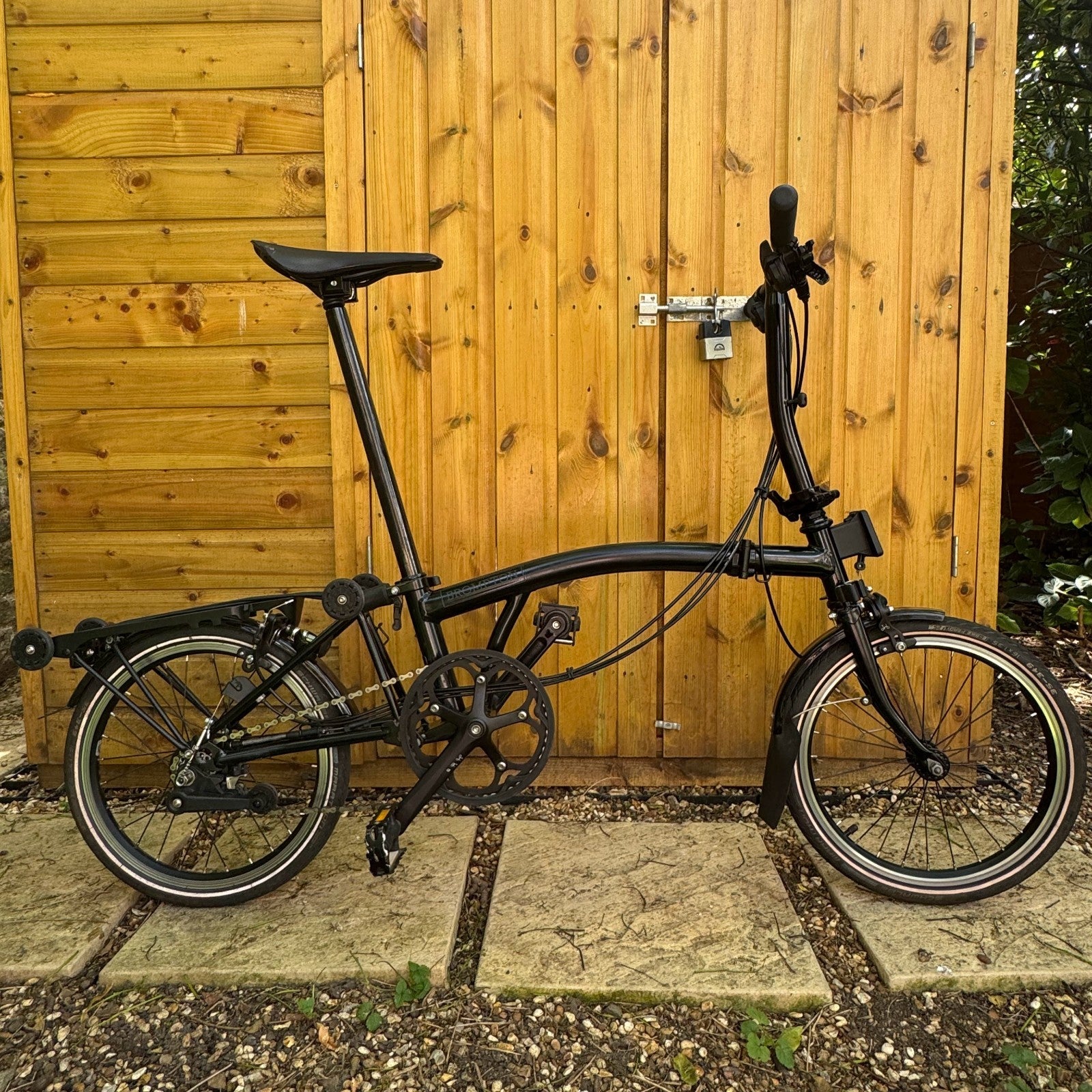 Brompton C‑Line S6L Black Edition Roller Rack – Low Handlebar – 6‑Speed - Brooks