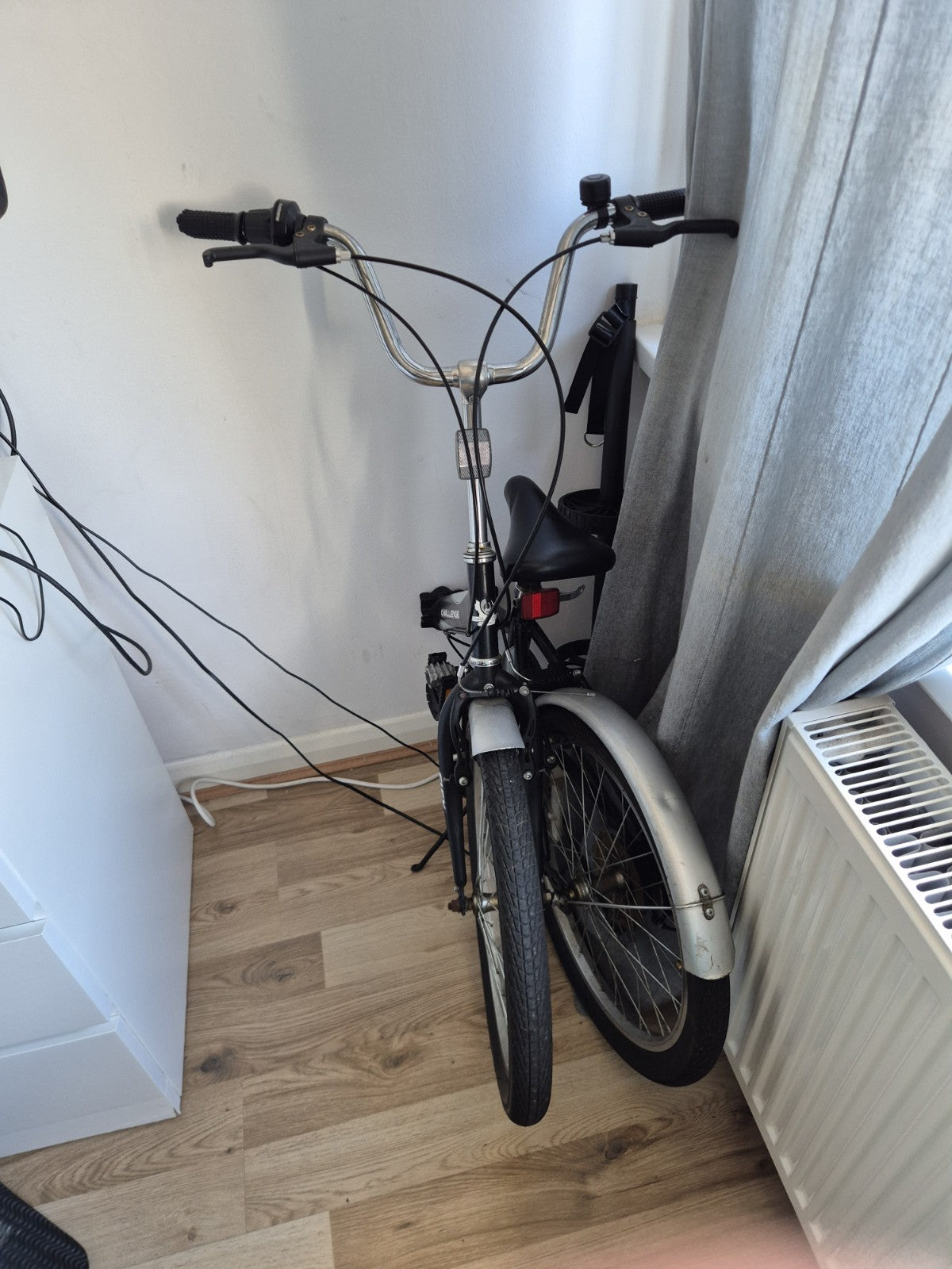 Challenge Flex 20in Folding Bike Black/Silver, Mudguards, Kickstand, Reflectors
