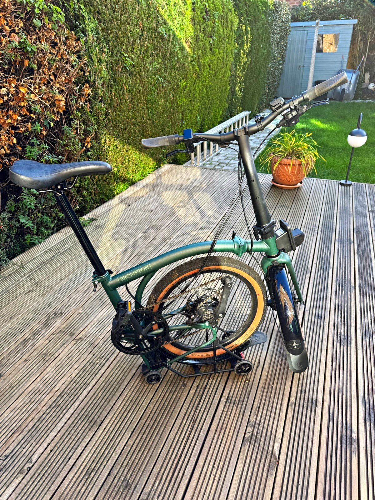 Brompton G Line 20in Folding Bike Green Disc Brakes Mudguards Front Light