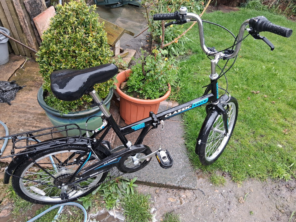 Saker Classic Venture Series Folding Bike 6-Speed. Amazing Condition.