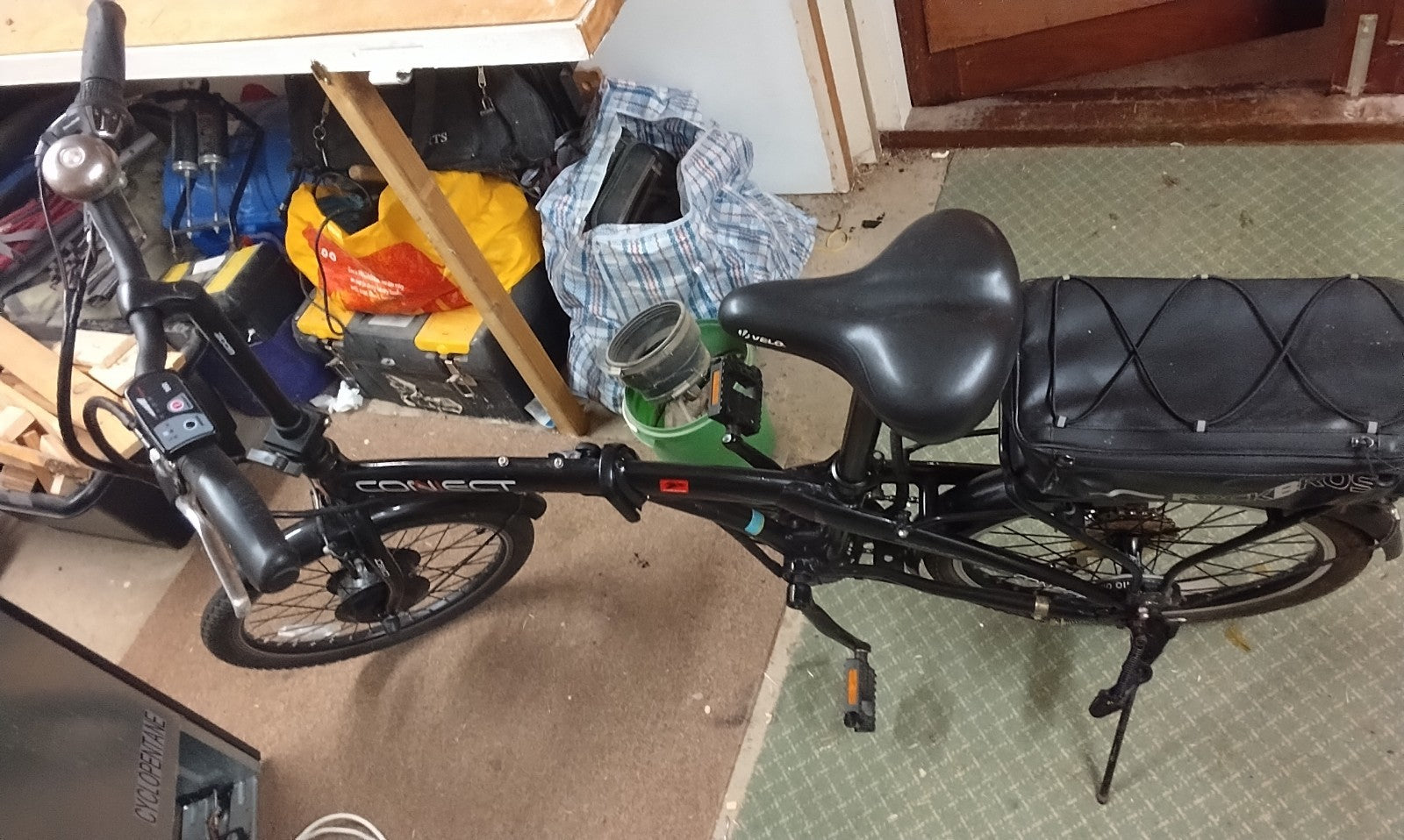 Connect 20 Inch Wheel Folding E Bike. Excellent Condition.
