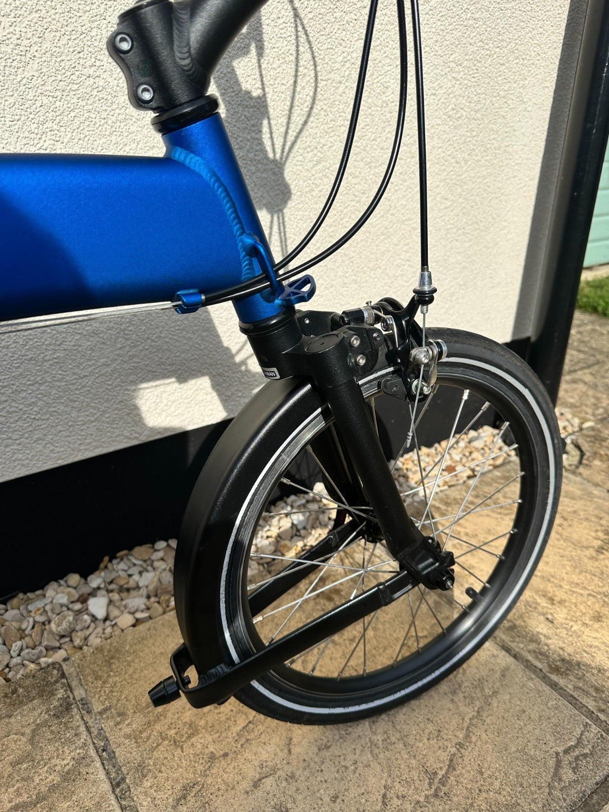 Mezzo Folding Bike D9 very lightly used 9 gears excellent condition