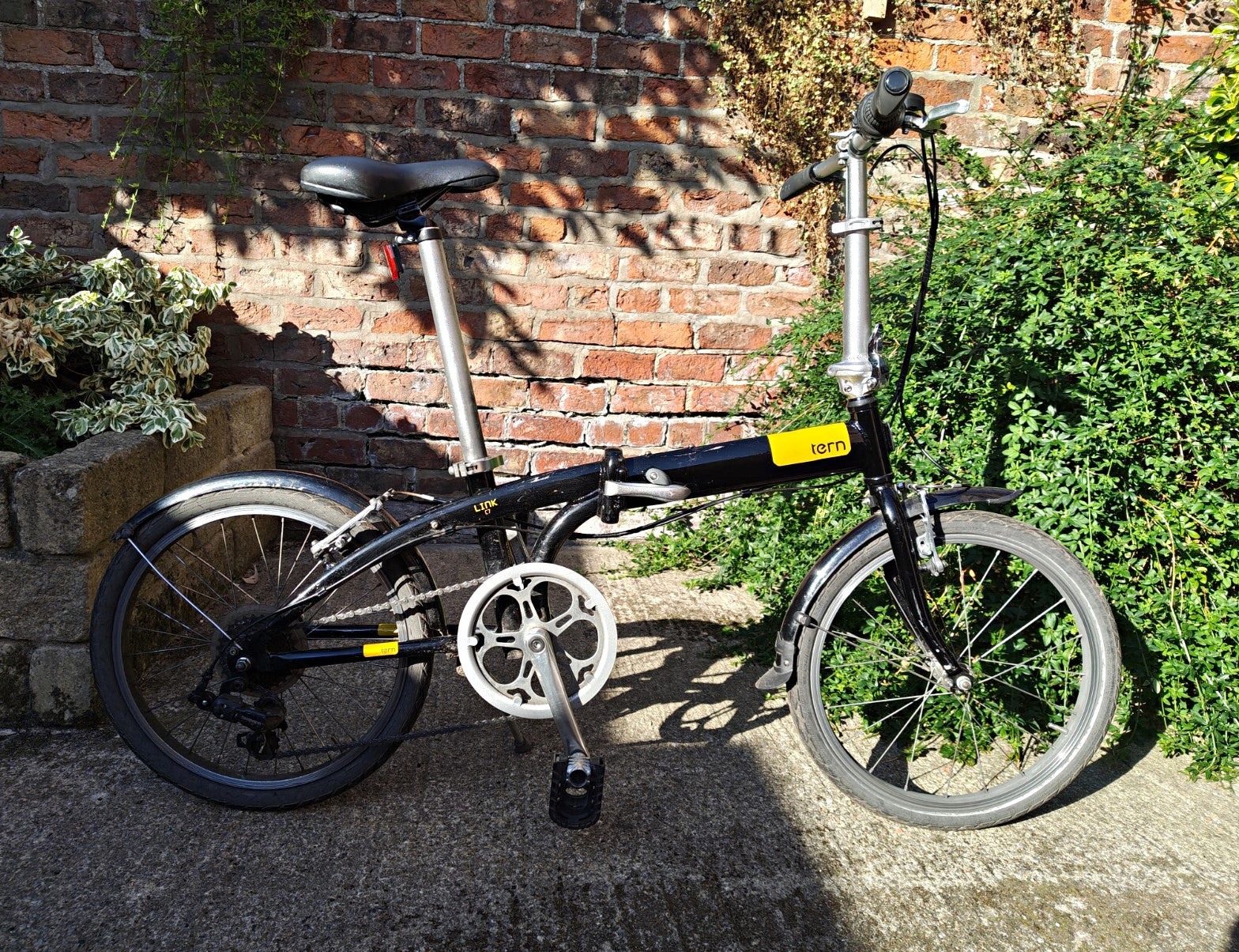 Tern Link C7 20in Folding Bike 7-Speed Black/Yellow Mudguards Kickstand