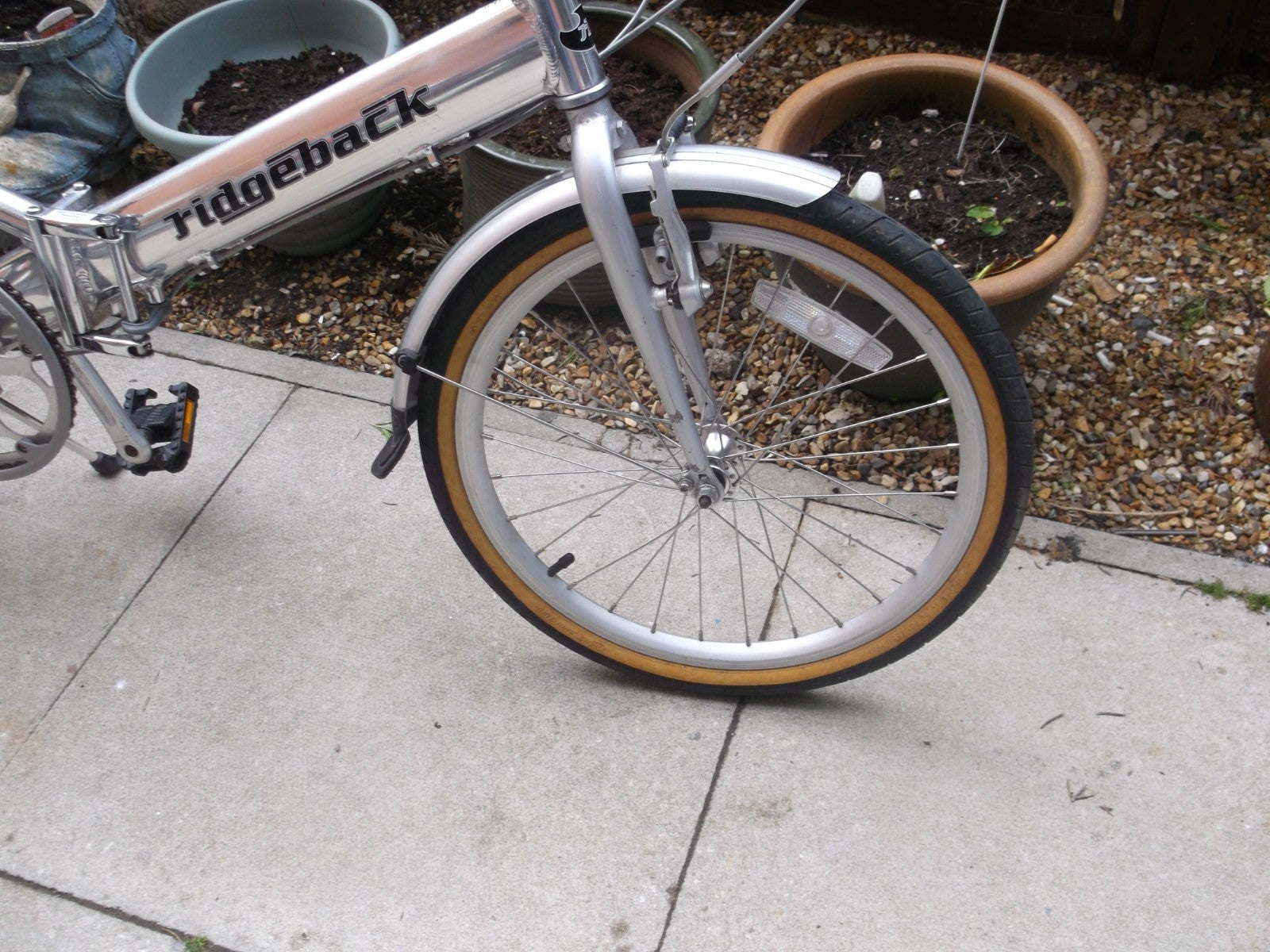 Ridgeback Helios Dahon Folding bike.