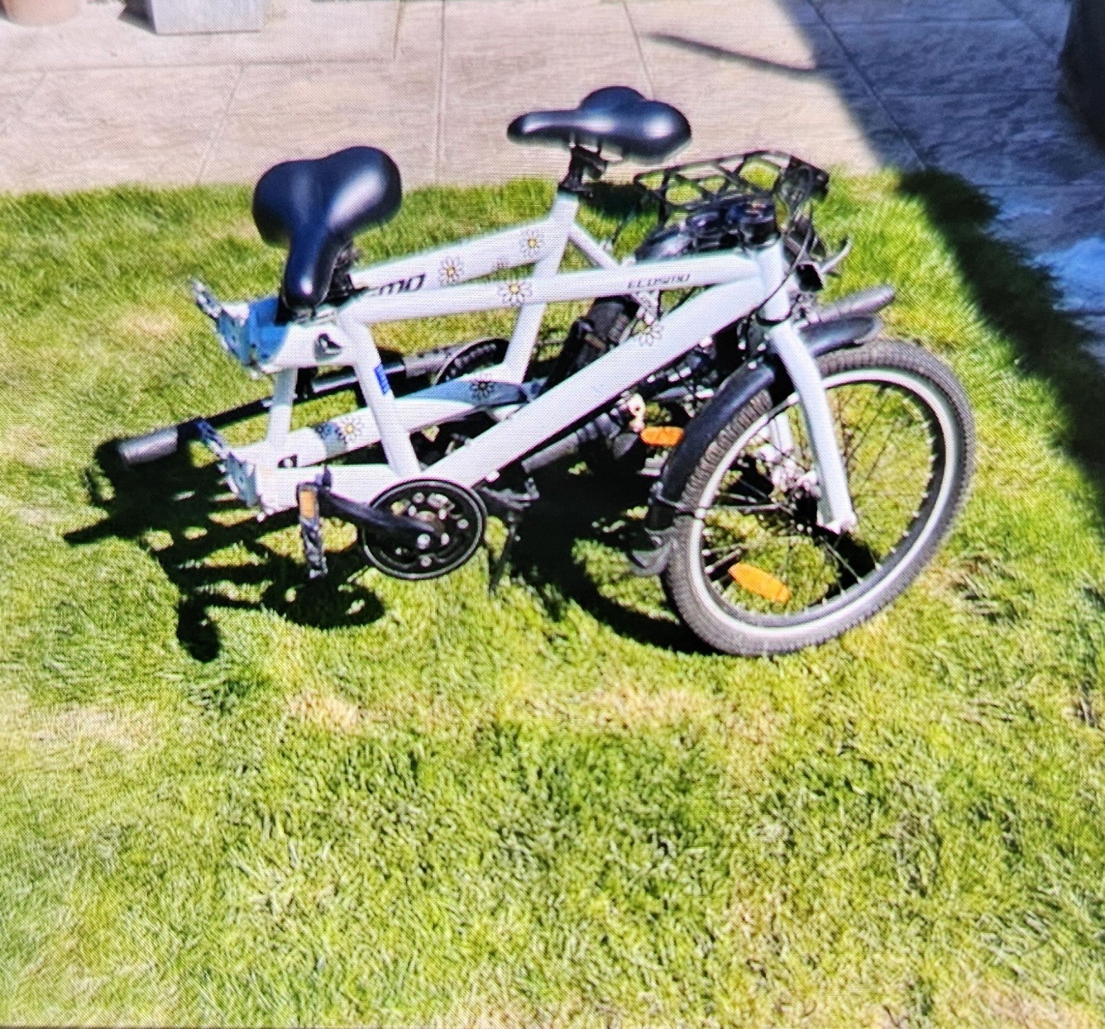 Ecosmo Folding Tandem Bike White Shimano Gears, Hardly Used *COLLECTION ONLY *