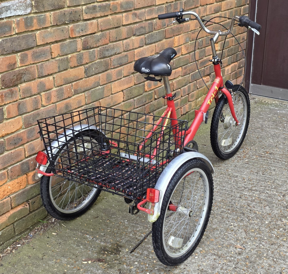 BRILLIANT BICYCLES TRI-1 FOLDABLE TRICYCLE BIKE (17" FRAME w/ 20" WHEELS) BASKET