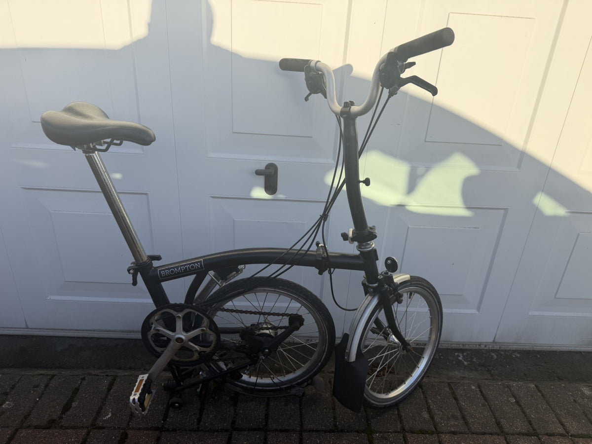 Brompton C Line M6L (6 Speed) folding bicycle - Black (avergae Condition)