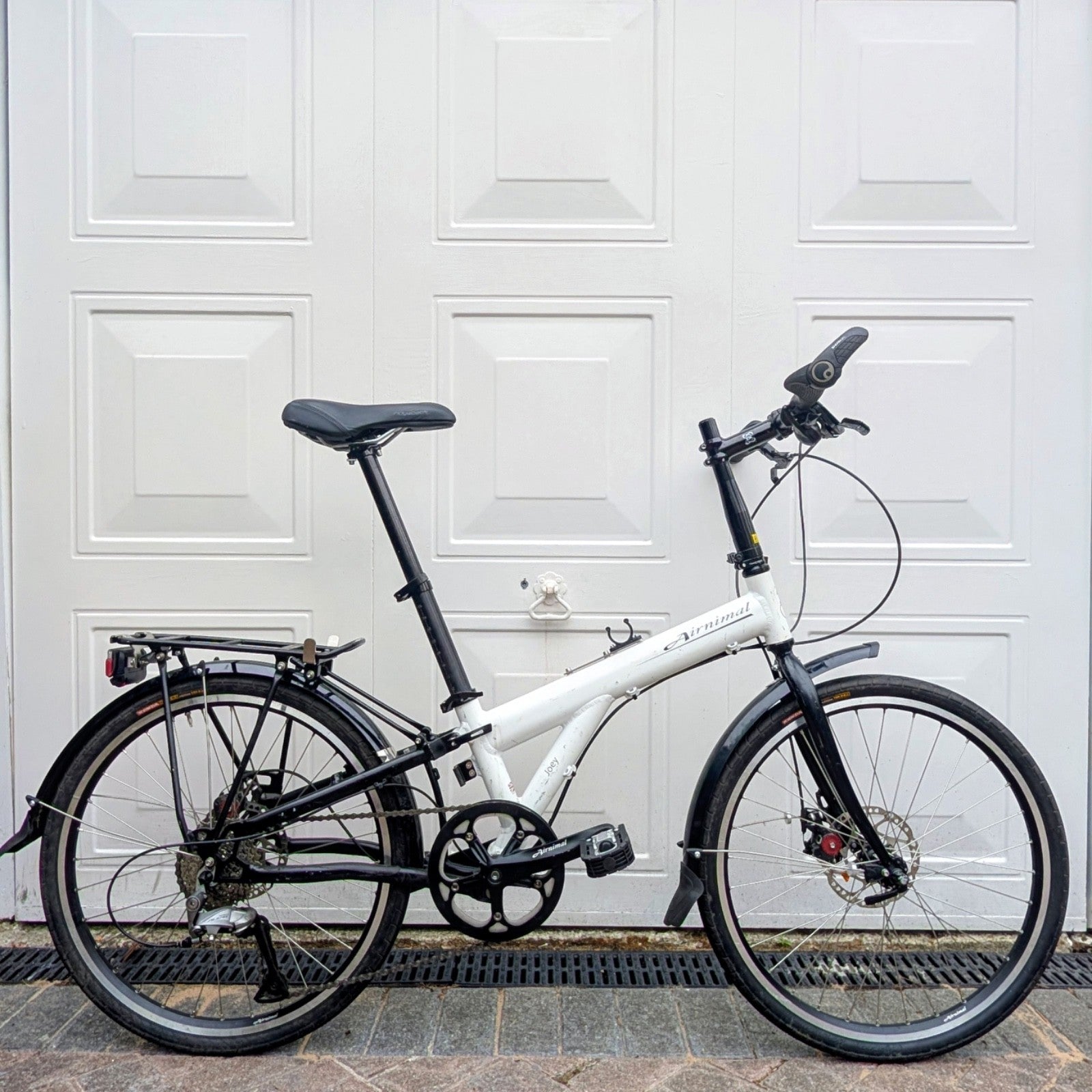 Airnimal Joey Sport Folding Bike - White - Great Mechanical Condition with Rack