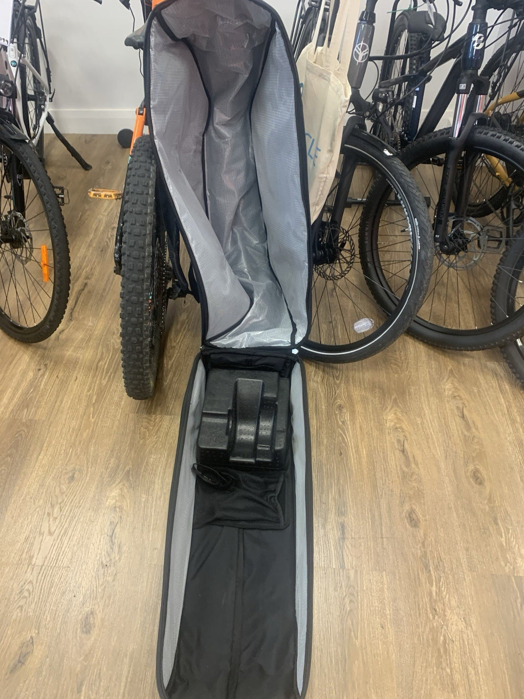 Gocycle travel case is compatible with GX, GXi, G4, G4i and G4i+ models.