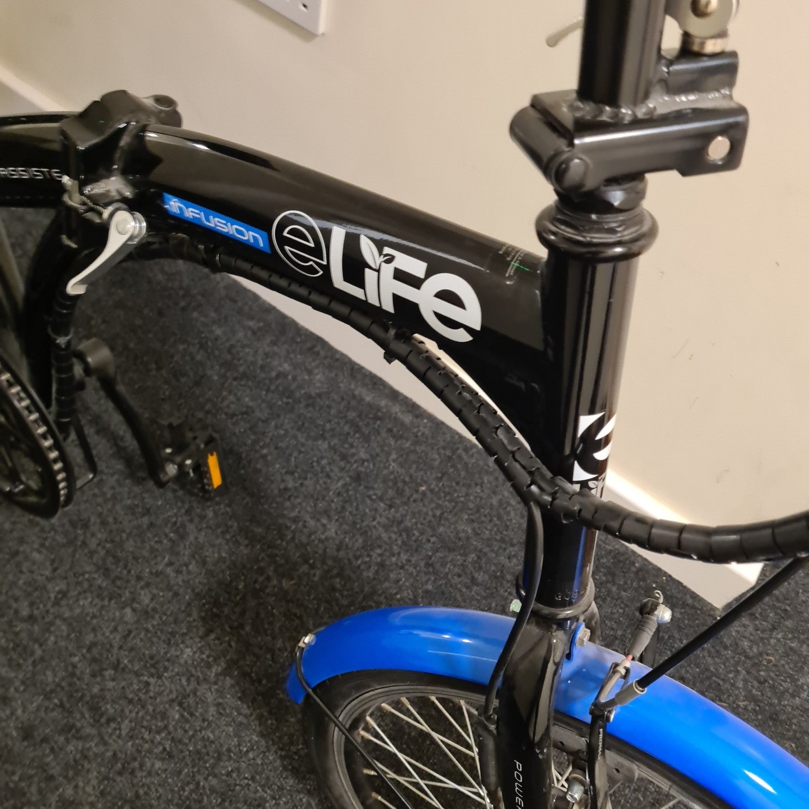 elife Infusion Power Assisted Folding Bike 153cm × 30cm x 94cm L/ W/H Used Once