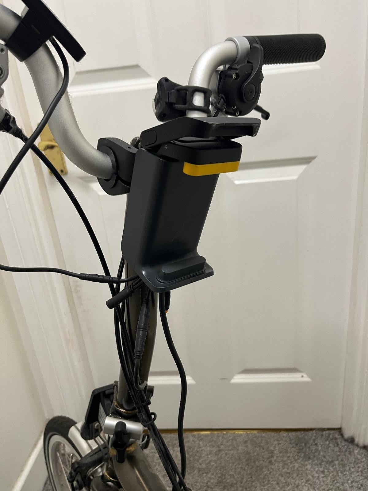 Brompton C Line Mk5, 3-Speed, Mid Handlebars + Swytch Kit – Black, Bare